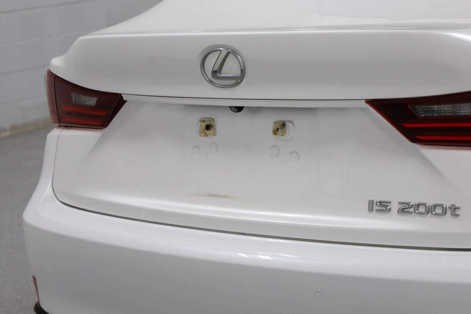 Thumbnail: 2016 Lexus IS - 8