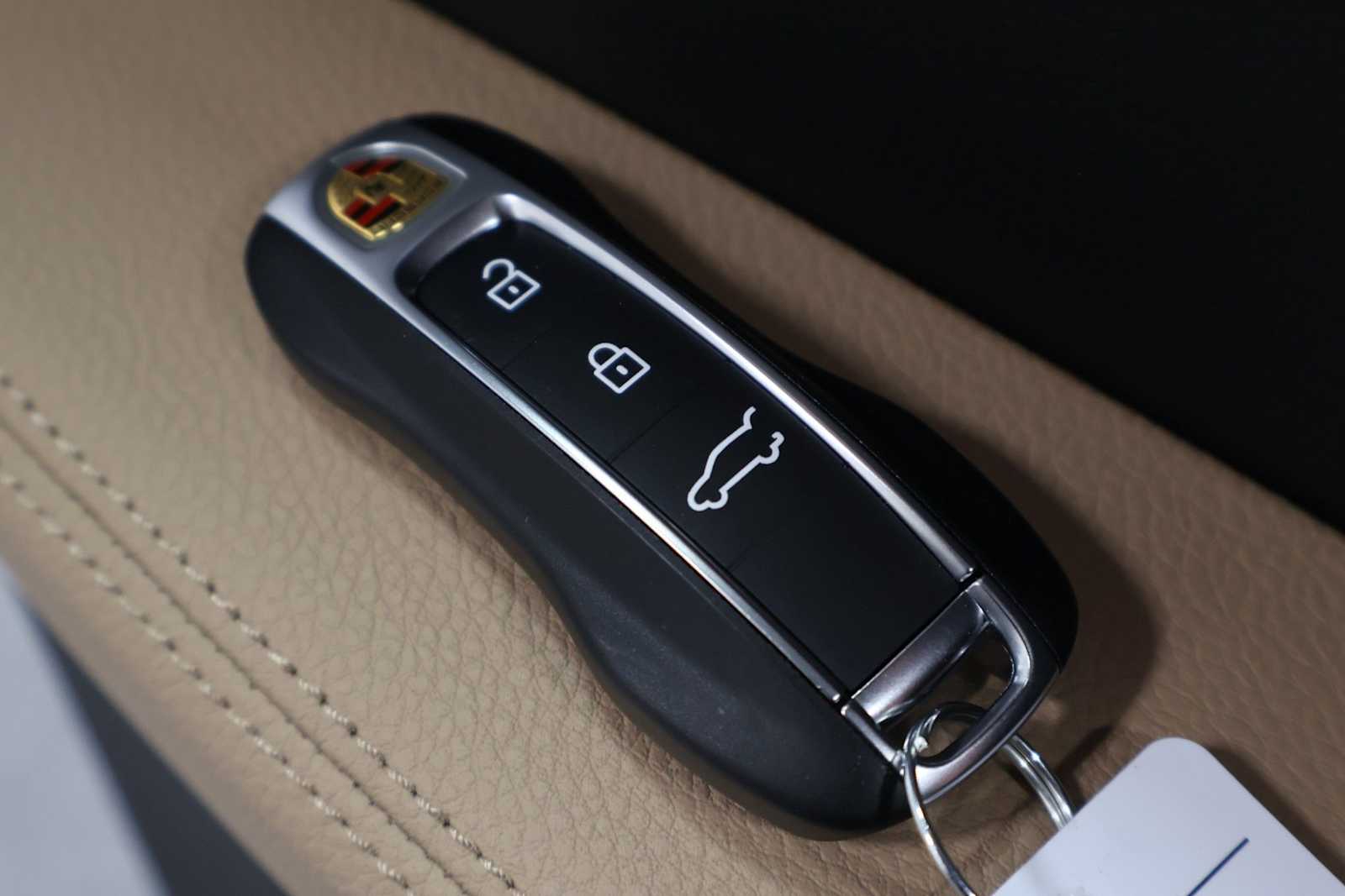 Thumbnail: 2026 Porsche Cayenne - 41