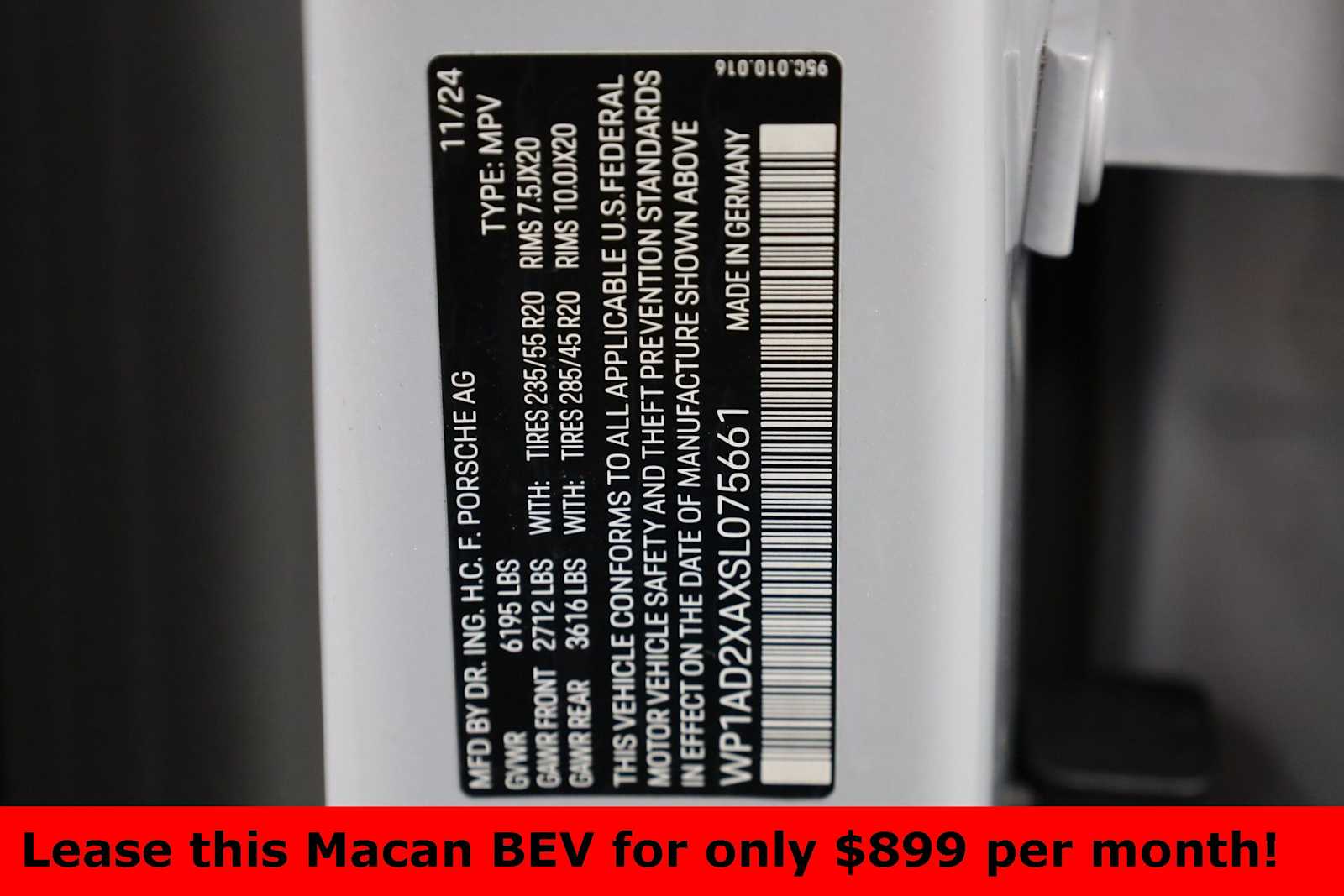 Thumbnail: 2025 Porsche Macan - 43