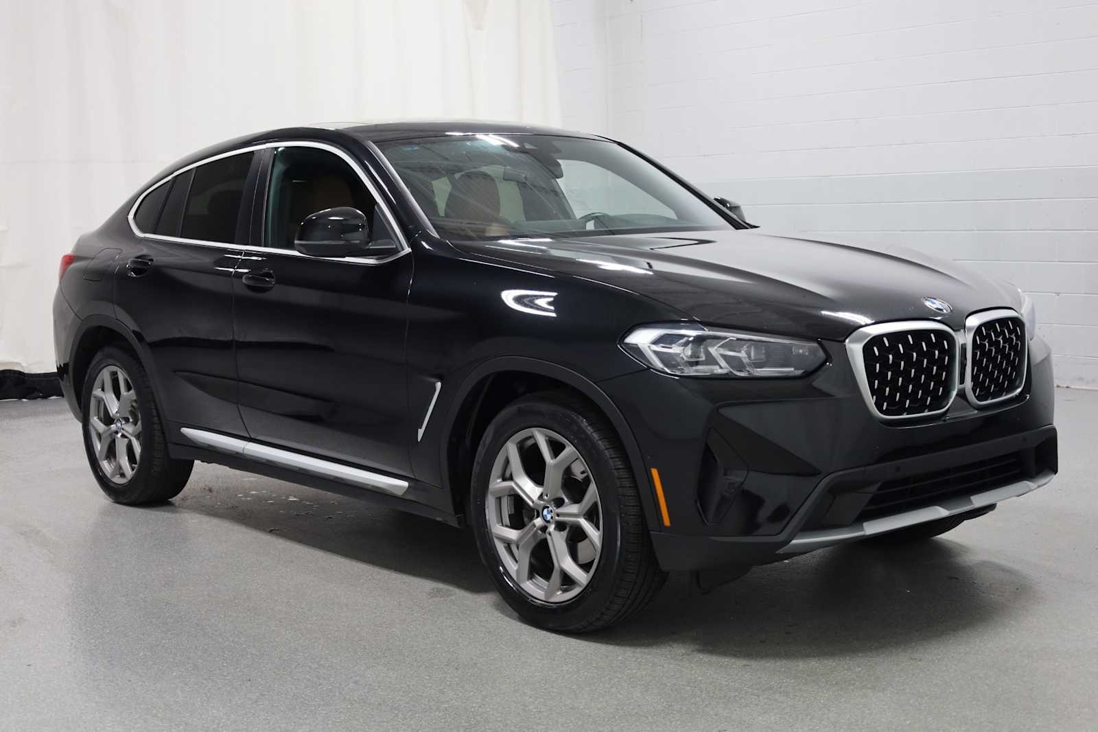 Thumbnail: 2022 BMW X4 - 13