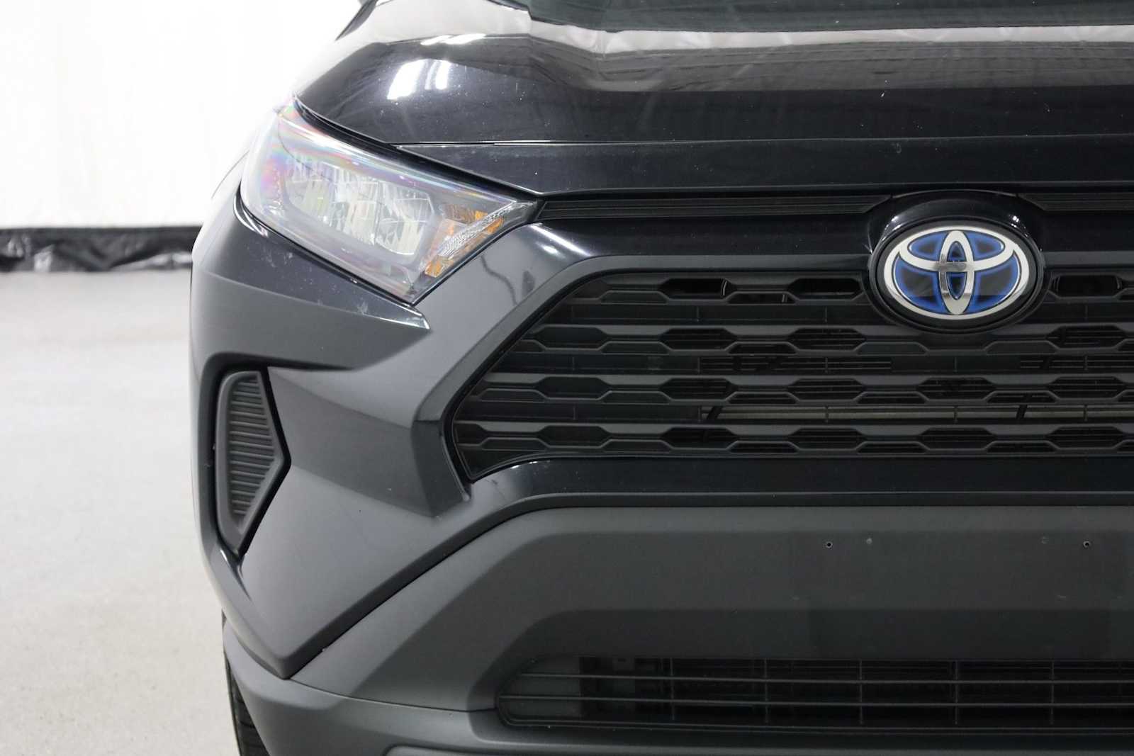 Thumbnail: 2021 Toyota RAV4 - 15