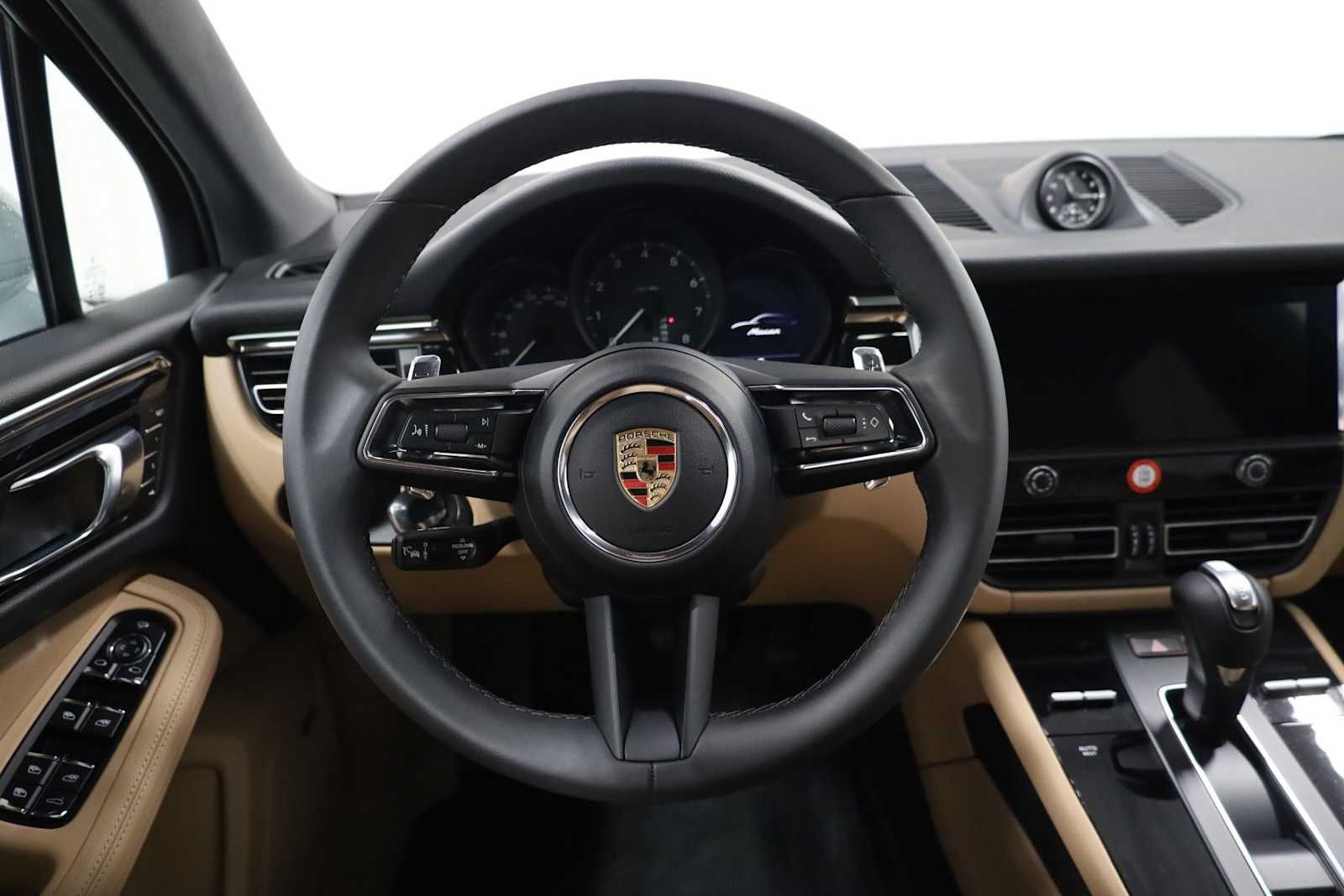 Thumbnail: 2026 Porsche Macan - 25