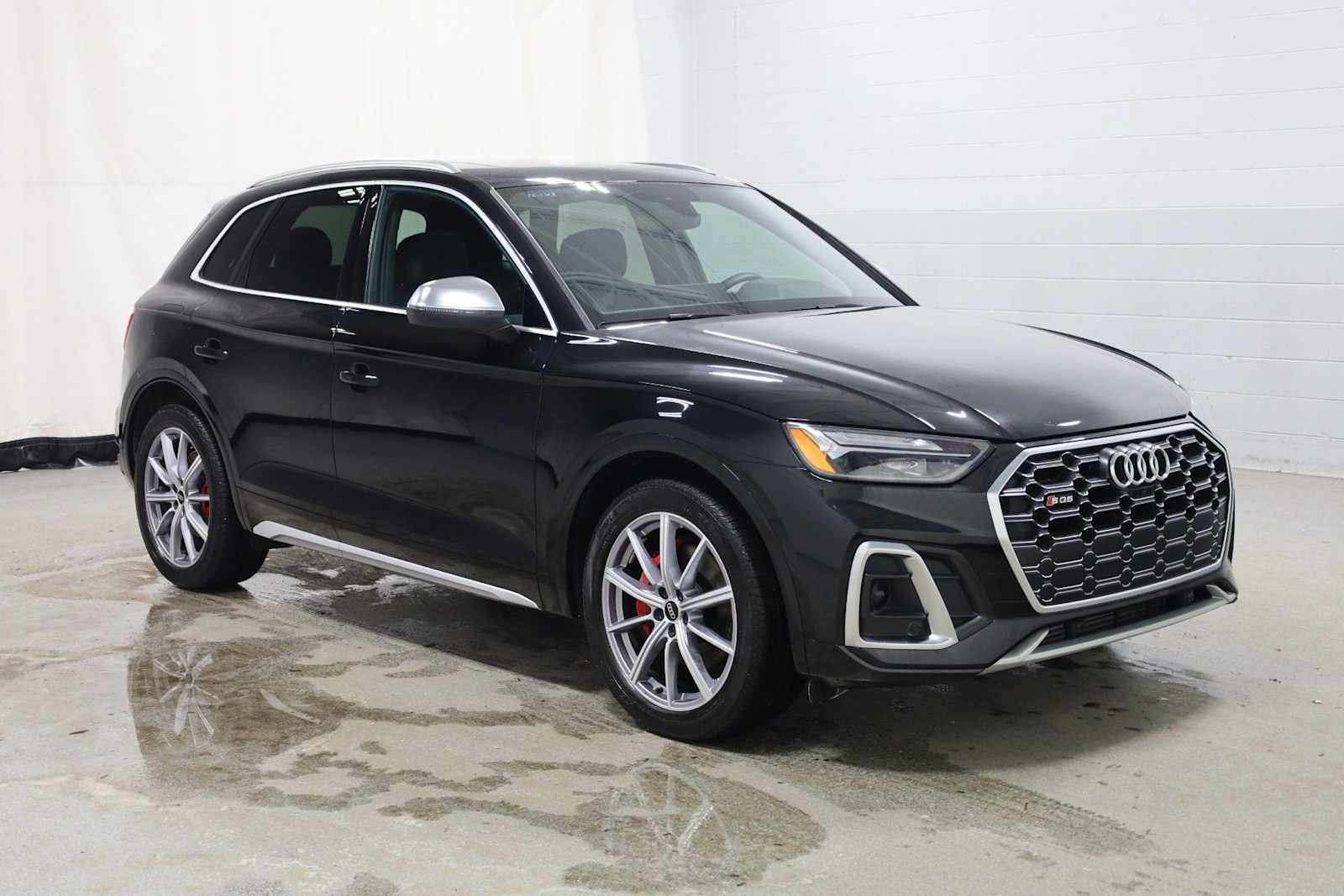 Thumbnail: 2024 Audi SQ5 - 13