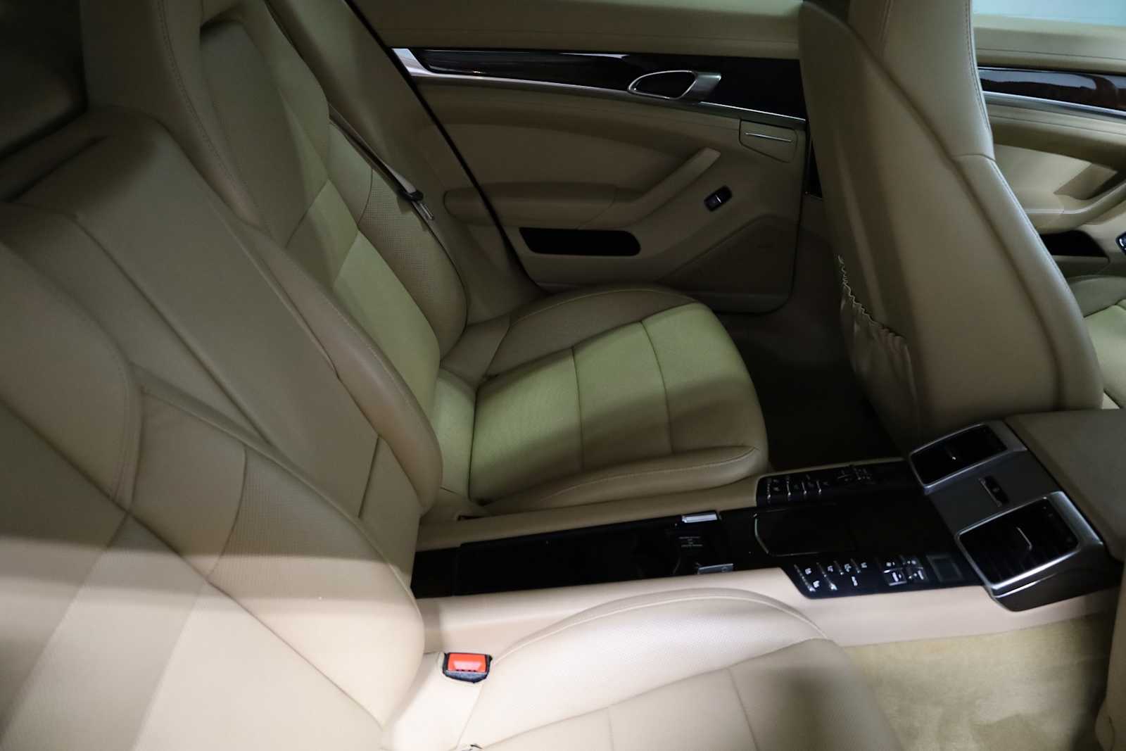 Thumbnail: 2014 Porsche Panamera - 35