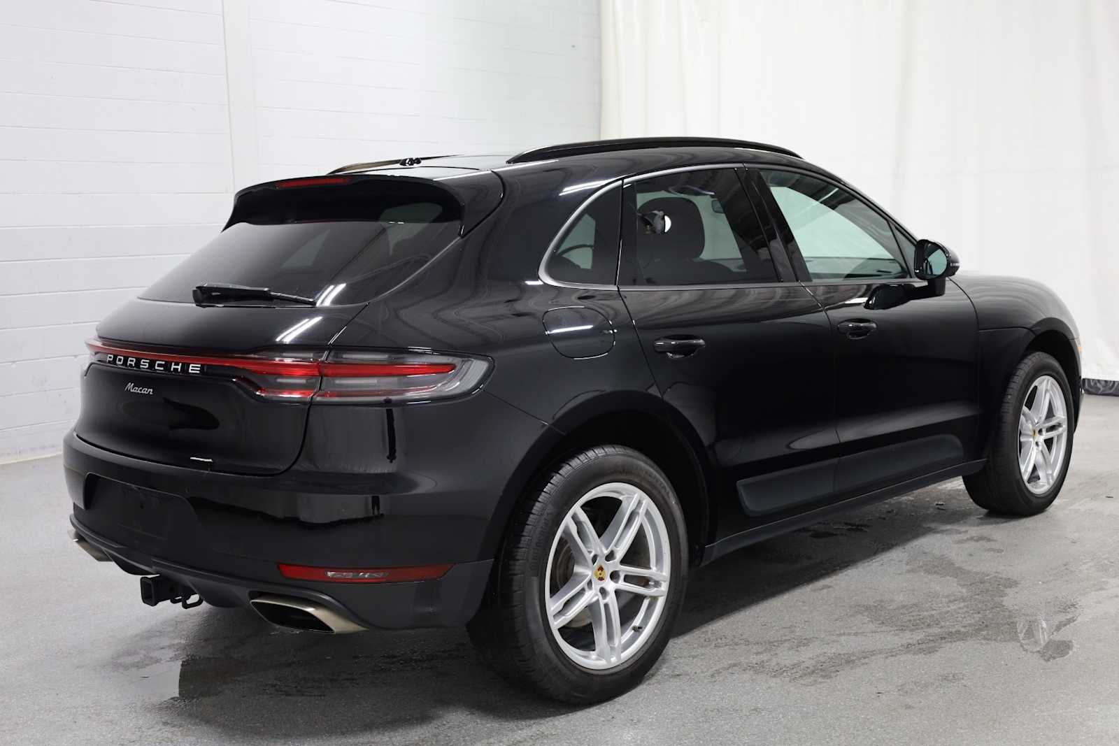 Thumbnail: 2020 Porsche Macan - 9