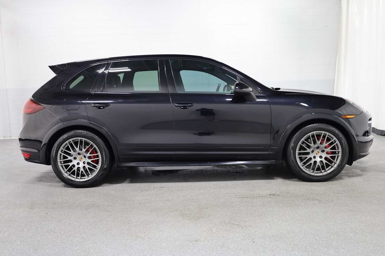 Thumbnail: 2014 Porsche Cayenne - 10