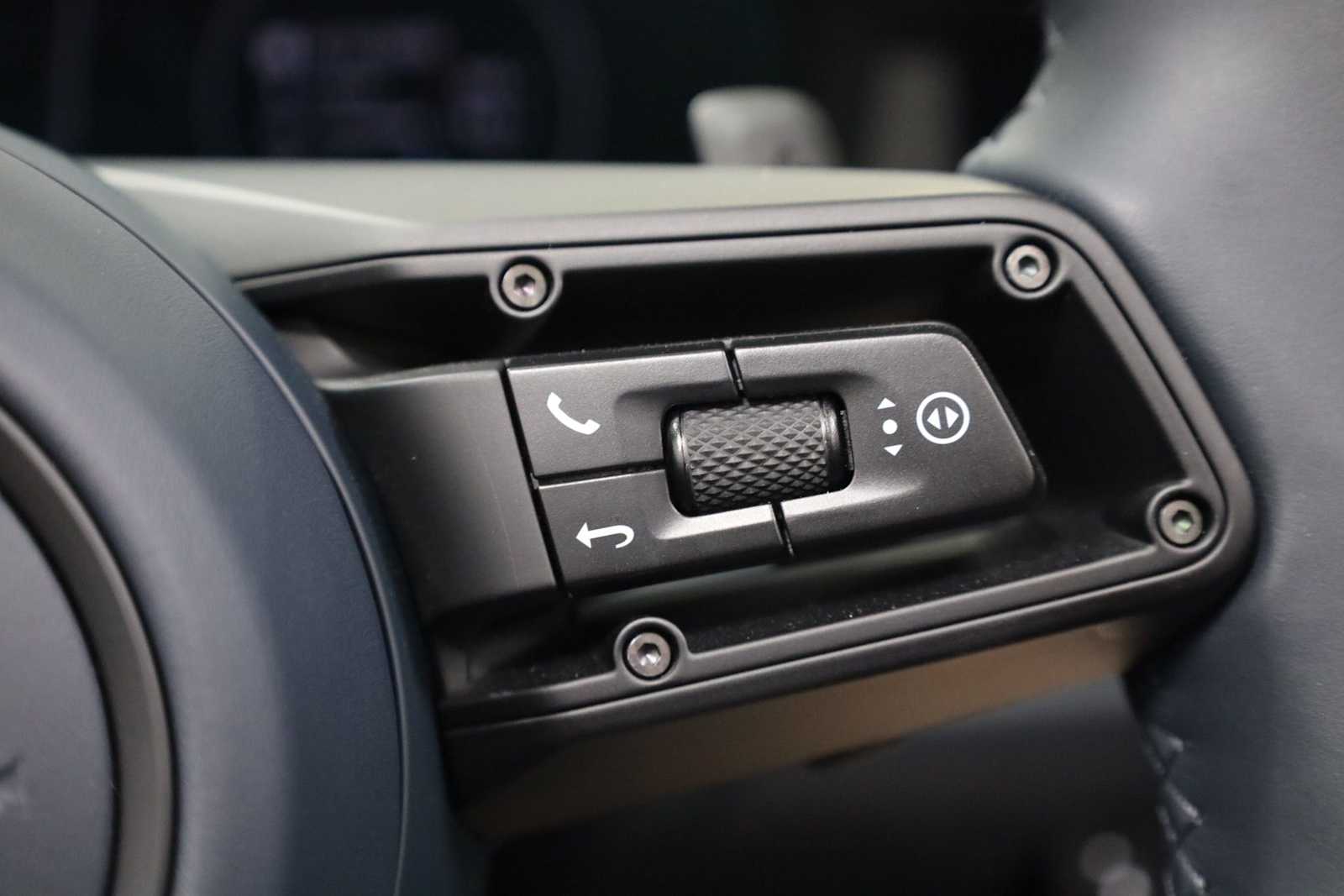 Thumbnail: 2025 Porsche 911 - 26