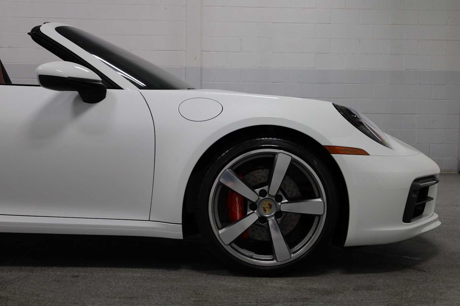 Thumbnail: 2024 Porsche 911 - 10