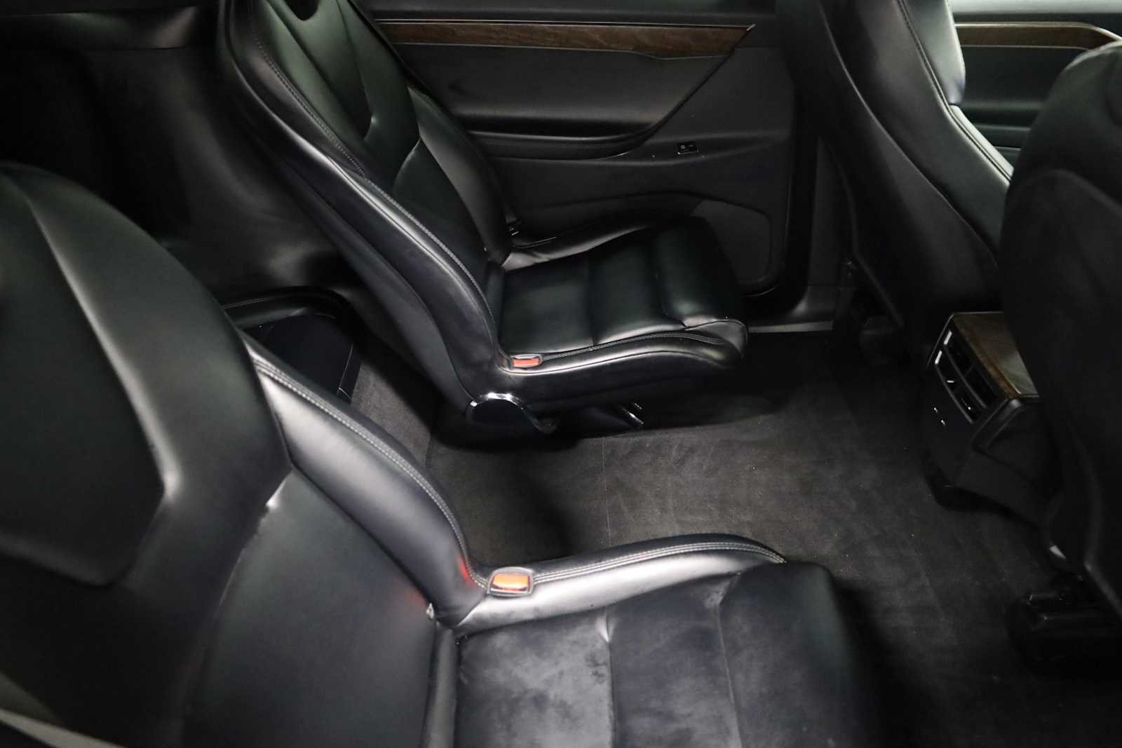 Thumbnail: 2021 Tesla Model X - 32