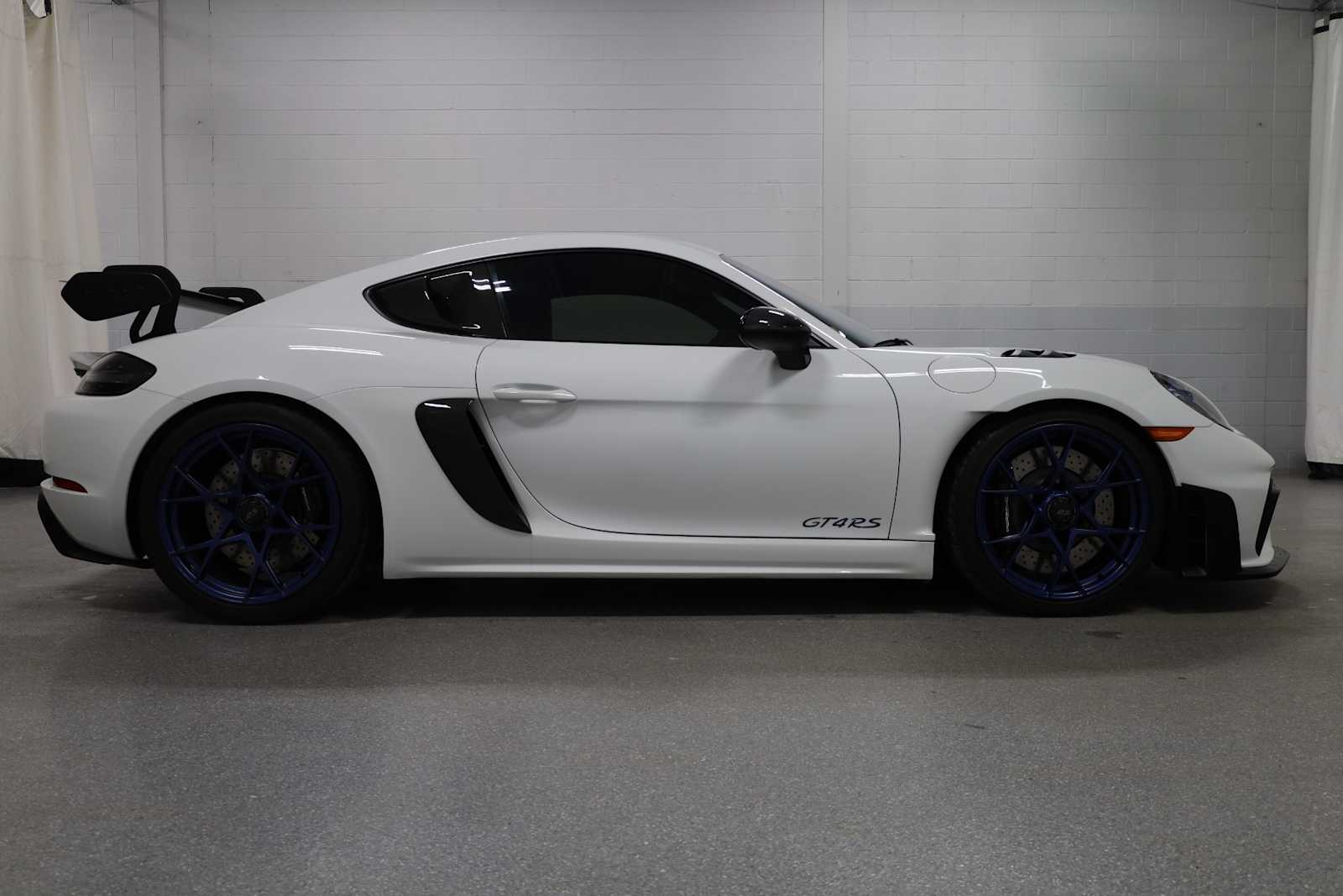 Thumbnail: 2023 Porsche 718 Cayman - 10