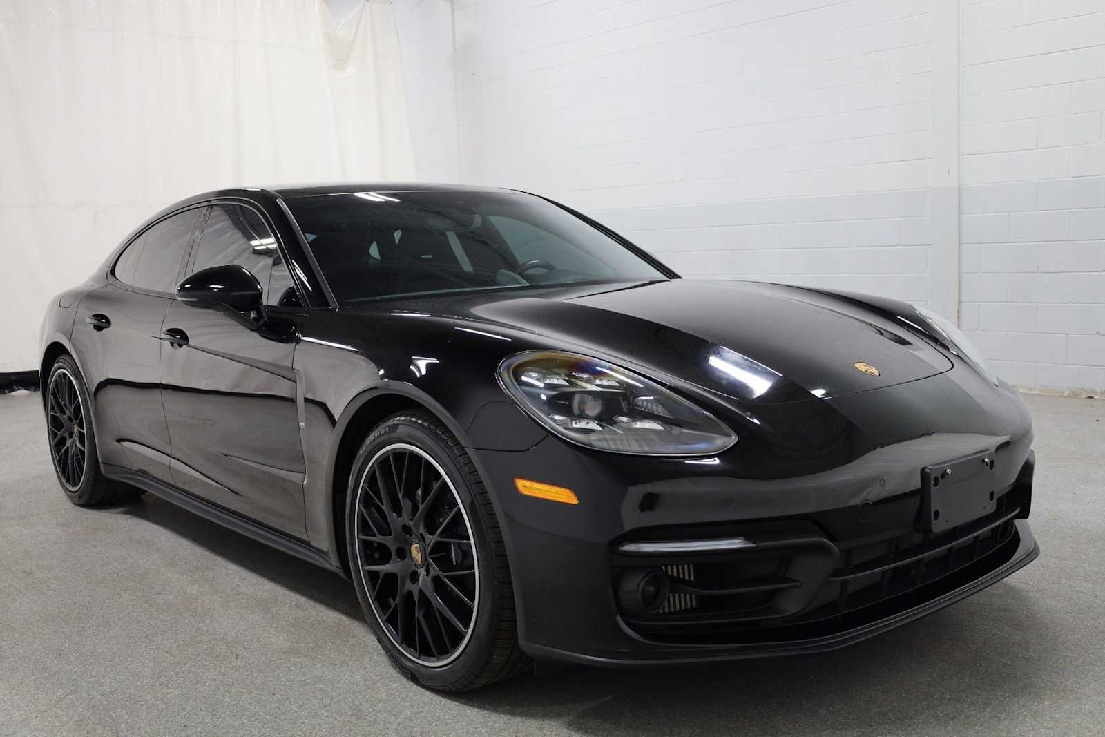 Thumbnail: 2023 Porsche Panamera - 13