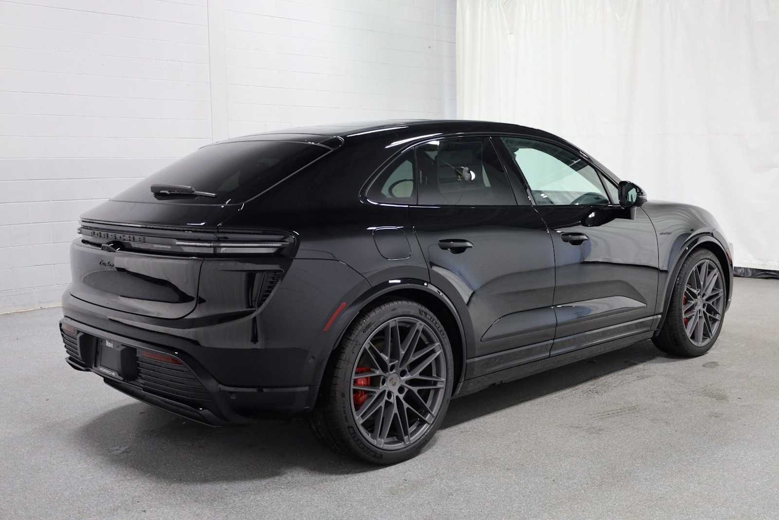 Thumbnail: 2025 Porsche Macan - 9