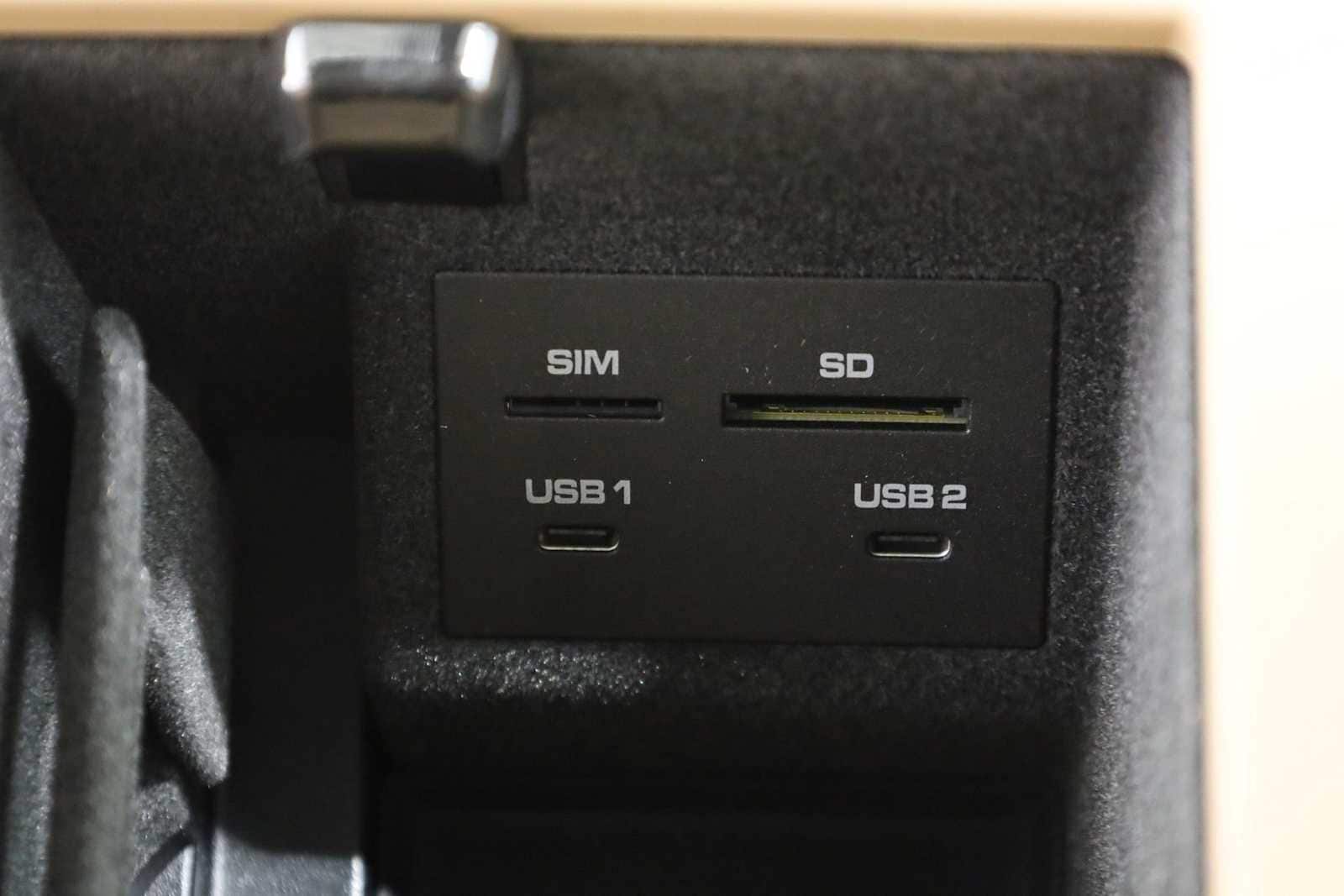 Thumbnail: 2026 Porsche Macan - 35