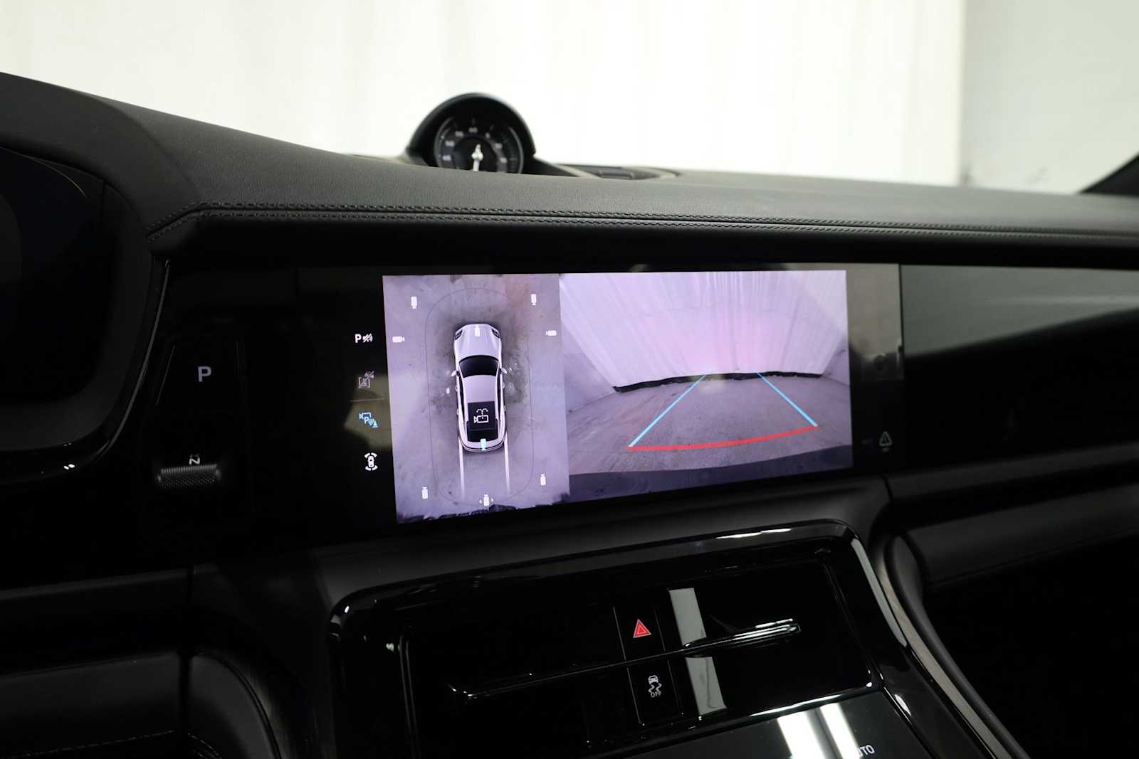 Thumbnail: 2026 Porsche Panamera - 34