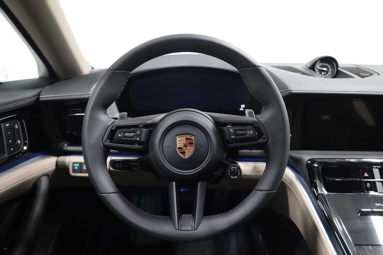 Thumbnail: 2026 Porsche Panamera - 25