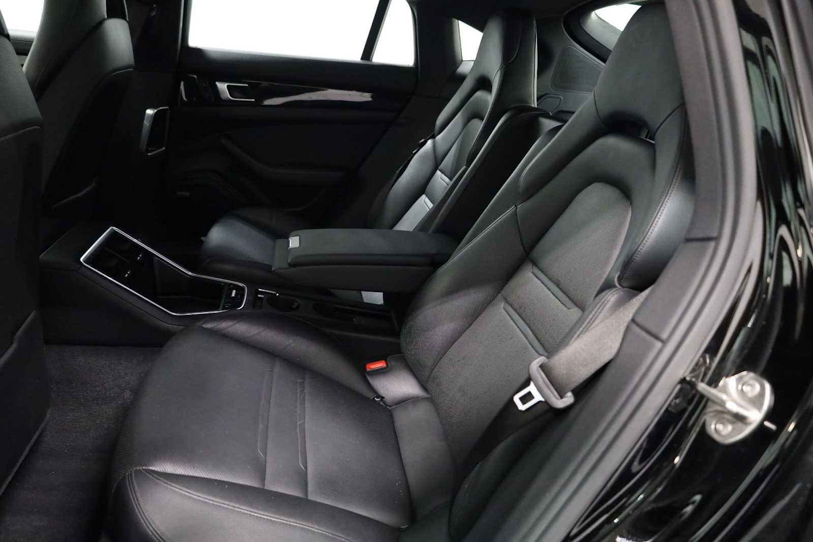 Thumbnail: 2018 Porsche Panamera - 34