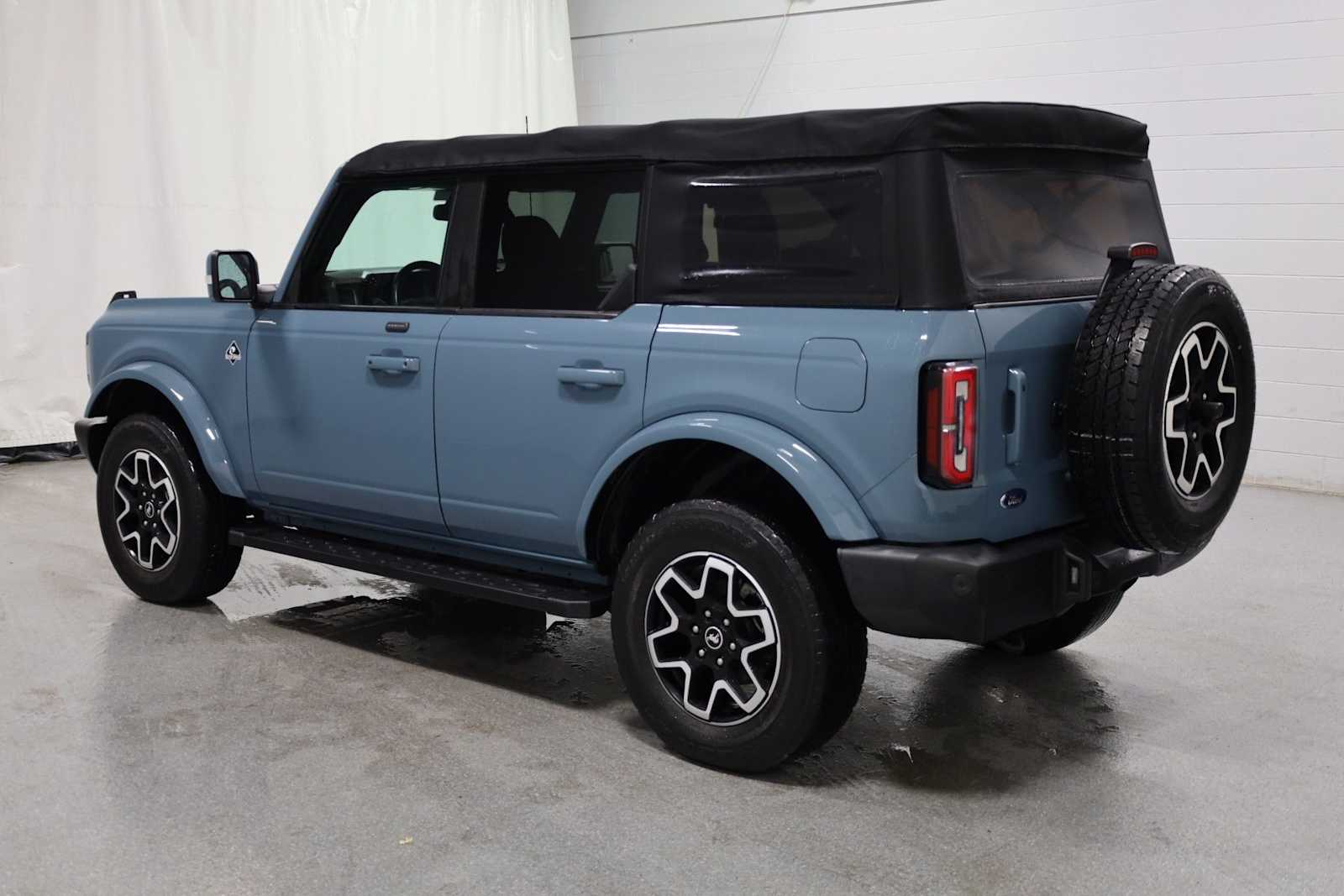 Thumbnail: 2021 Ford Bronco - 3