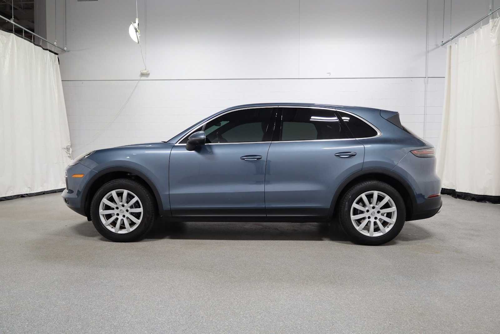 Thumbnail: 2019 Porsche Cayenne - 2