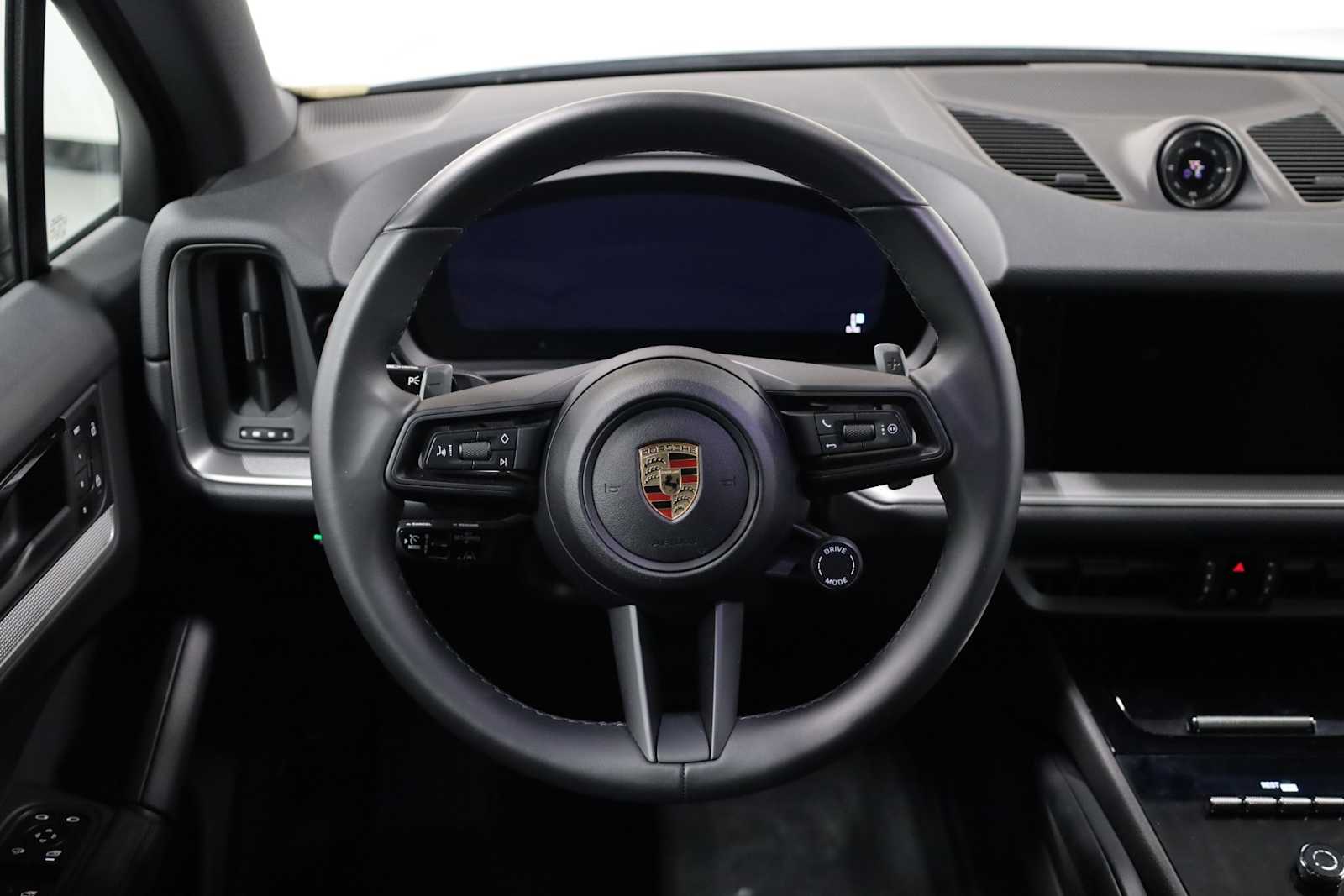 Thumbnail: 2024 Porsche Cayenne - 24