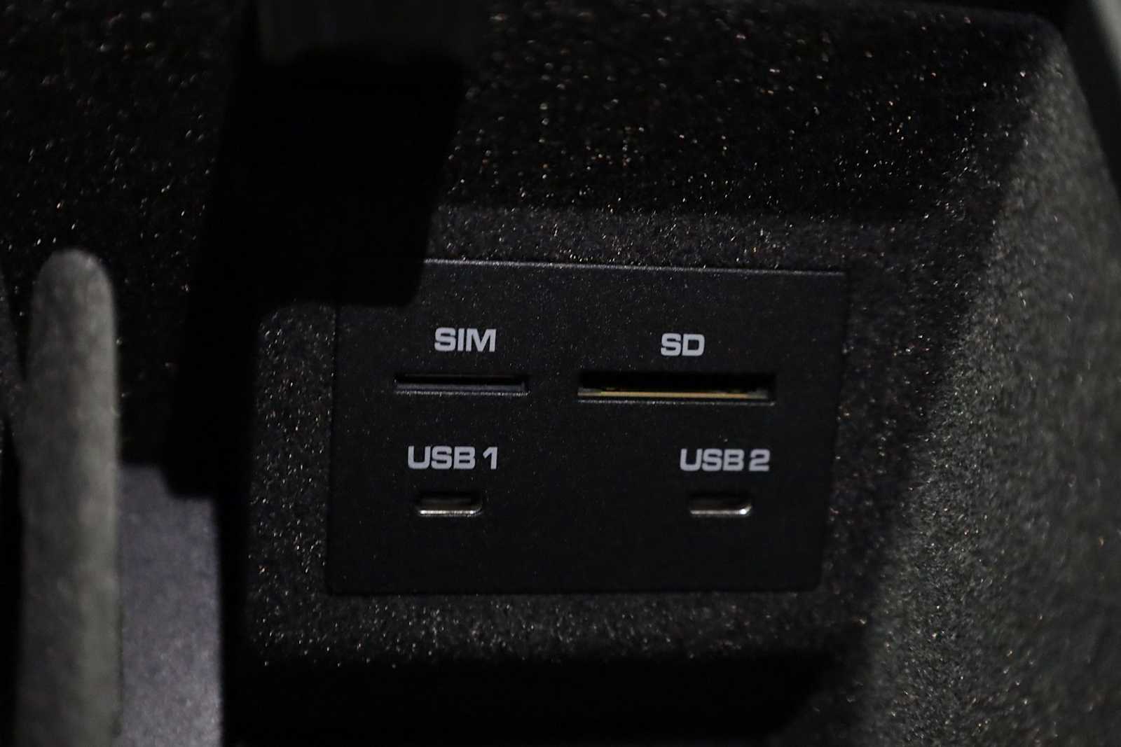 Thumbnail: 2026 Porsche Macan - 35