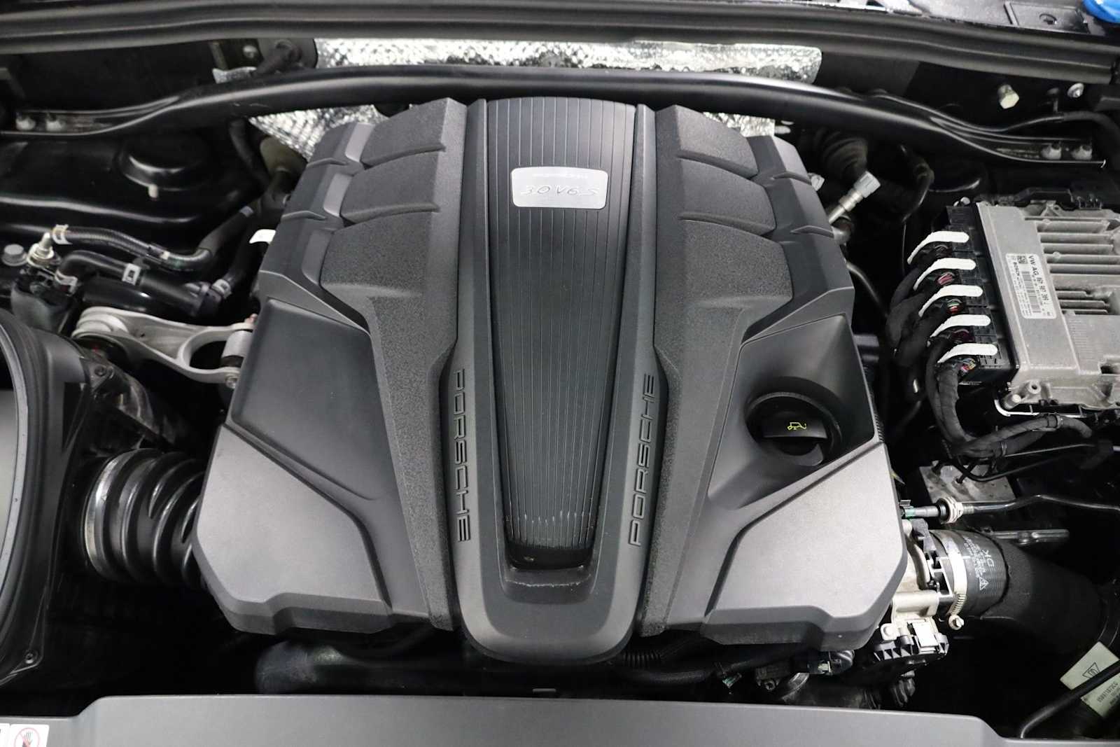 Thumbnail: 2020 Porsche Macan - 41