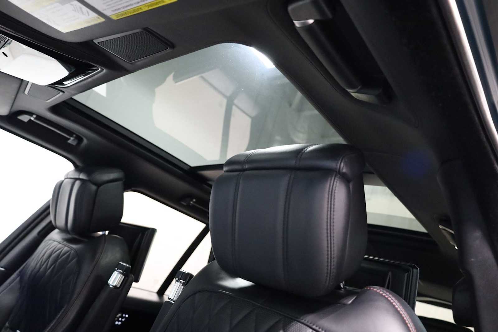 Thumbnail: 2019 Land Rover Range Rover - 19