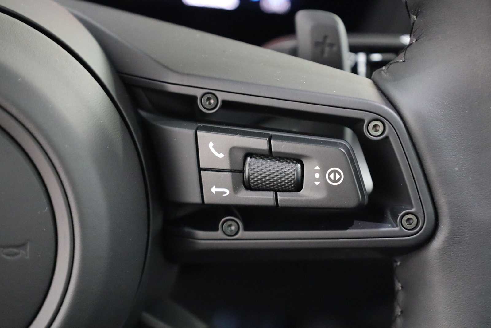 Thumbnail: 2026 Porsche 911 - 27