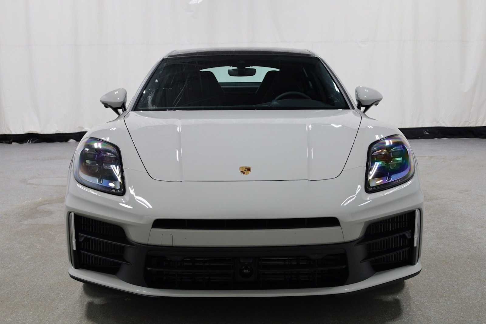 Thumbnail: 2026 Porsche Panamera - 14