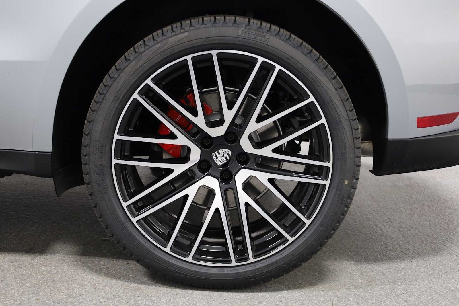 Thumbnail: 2026 Porsche Macan - 39