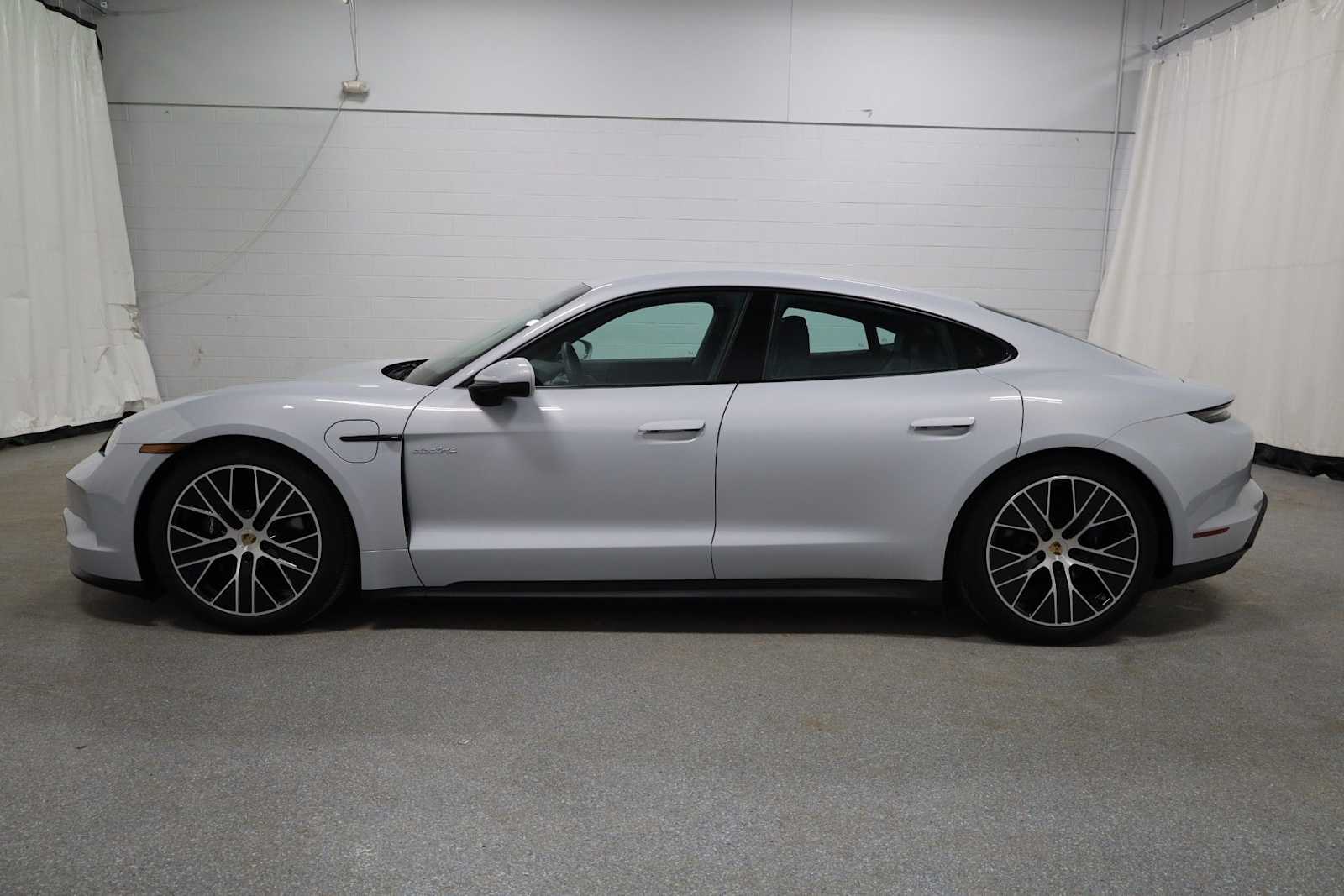 Thumbnail: 2025 Porsche Taycan - 2