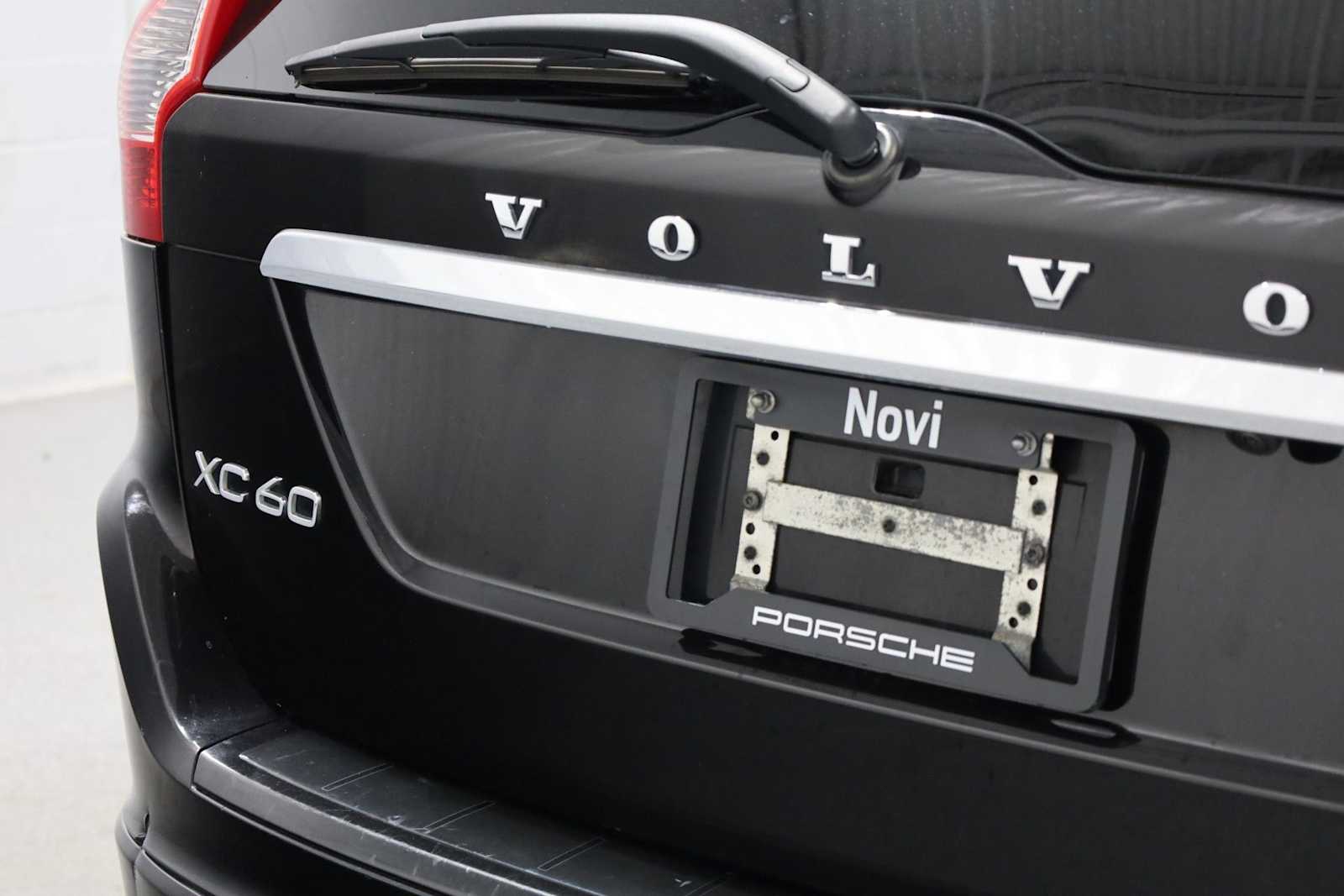 Thumbnail: 2016 Volvo XC60 - 8