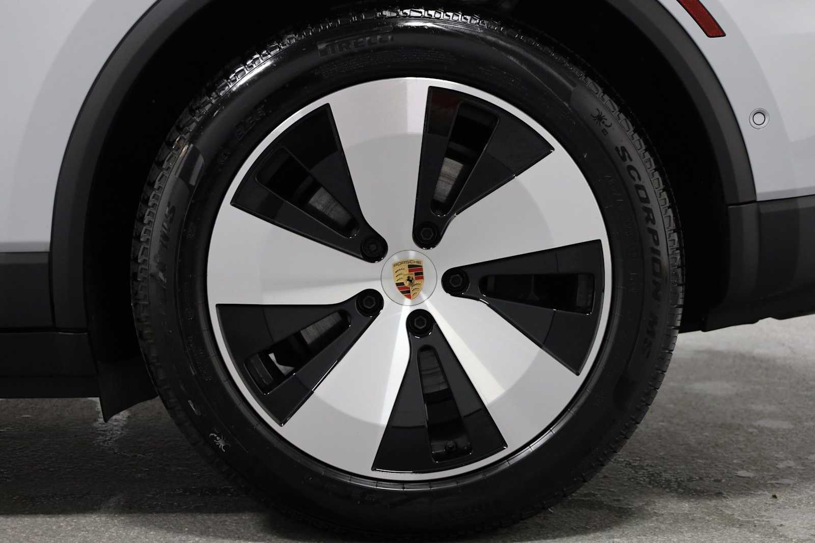 Thumbnail: 2025 Porsche Macan - 40