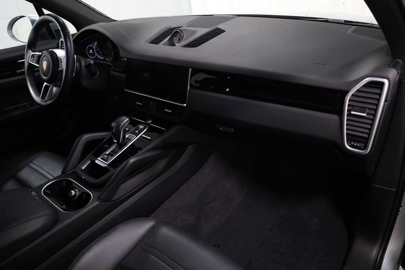 Thumbnail: 2021 Porsche Cayenne - 6