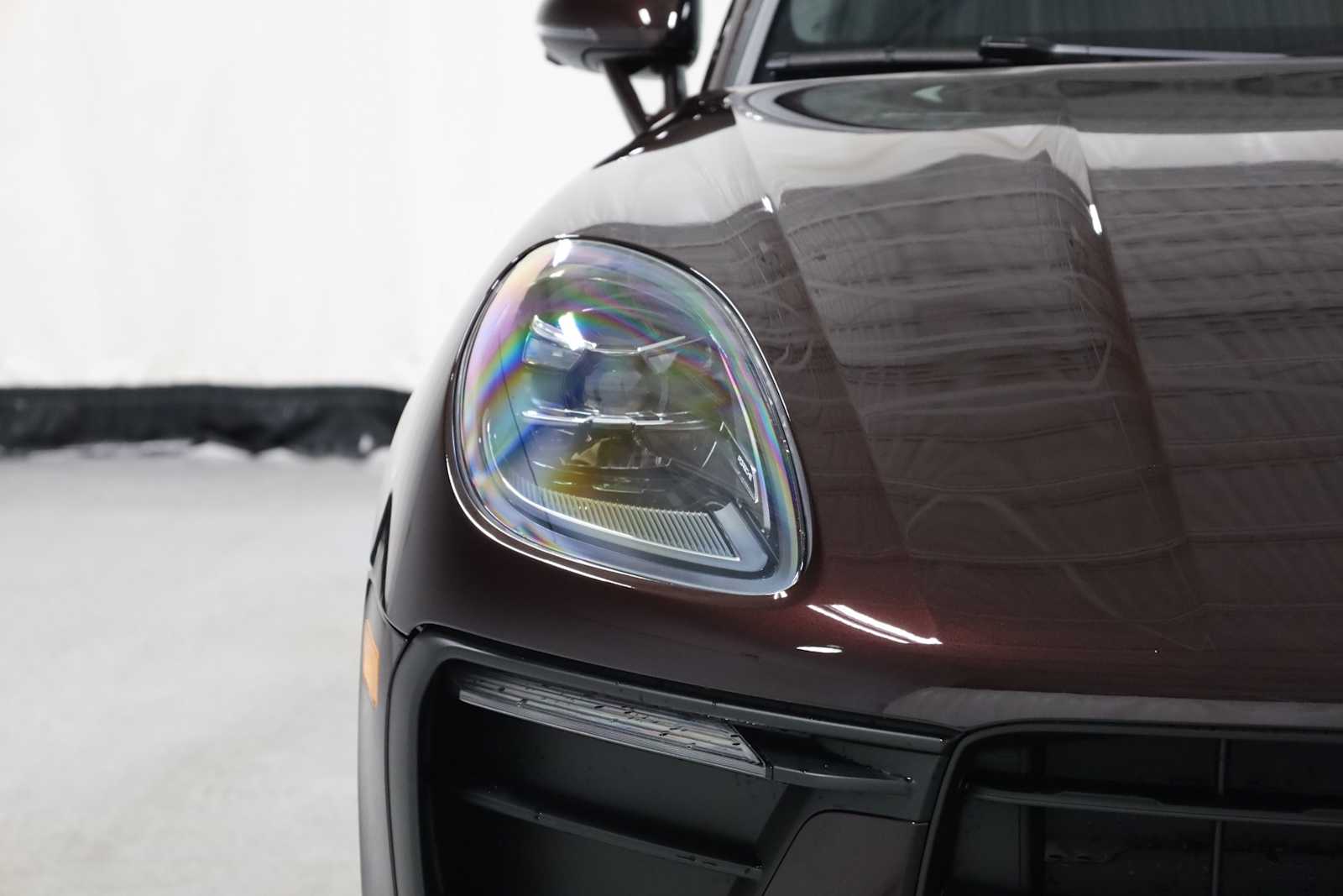 Thumbnail: 2025 Porsche Macan - 15
