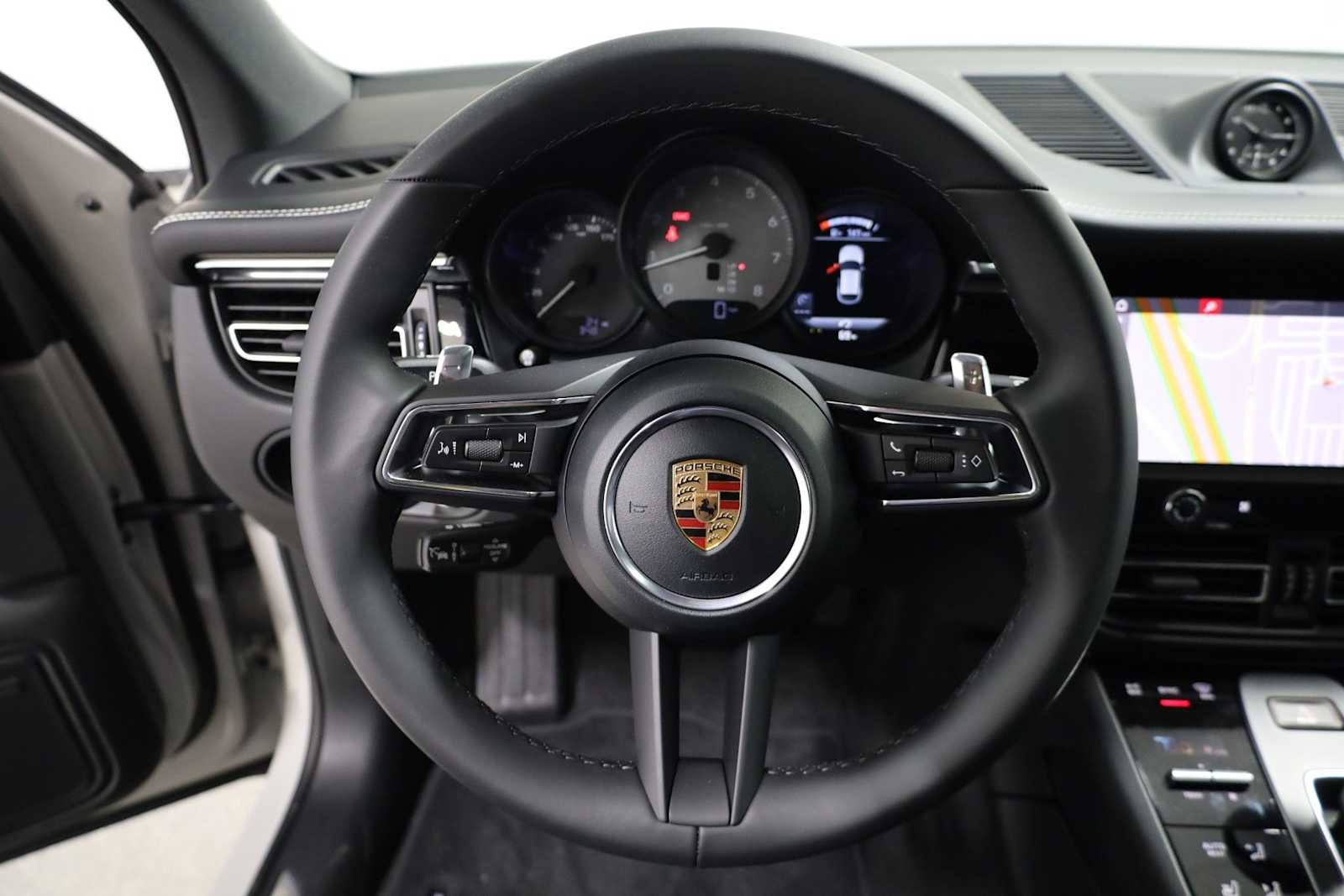 Thumbnail: 2026 Porsche Macan - 25