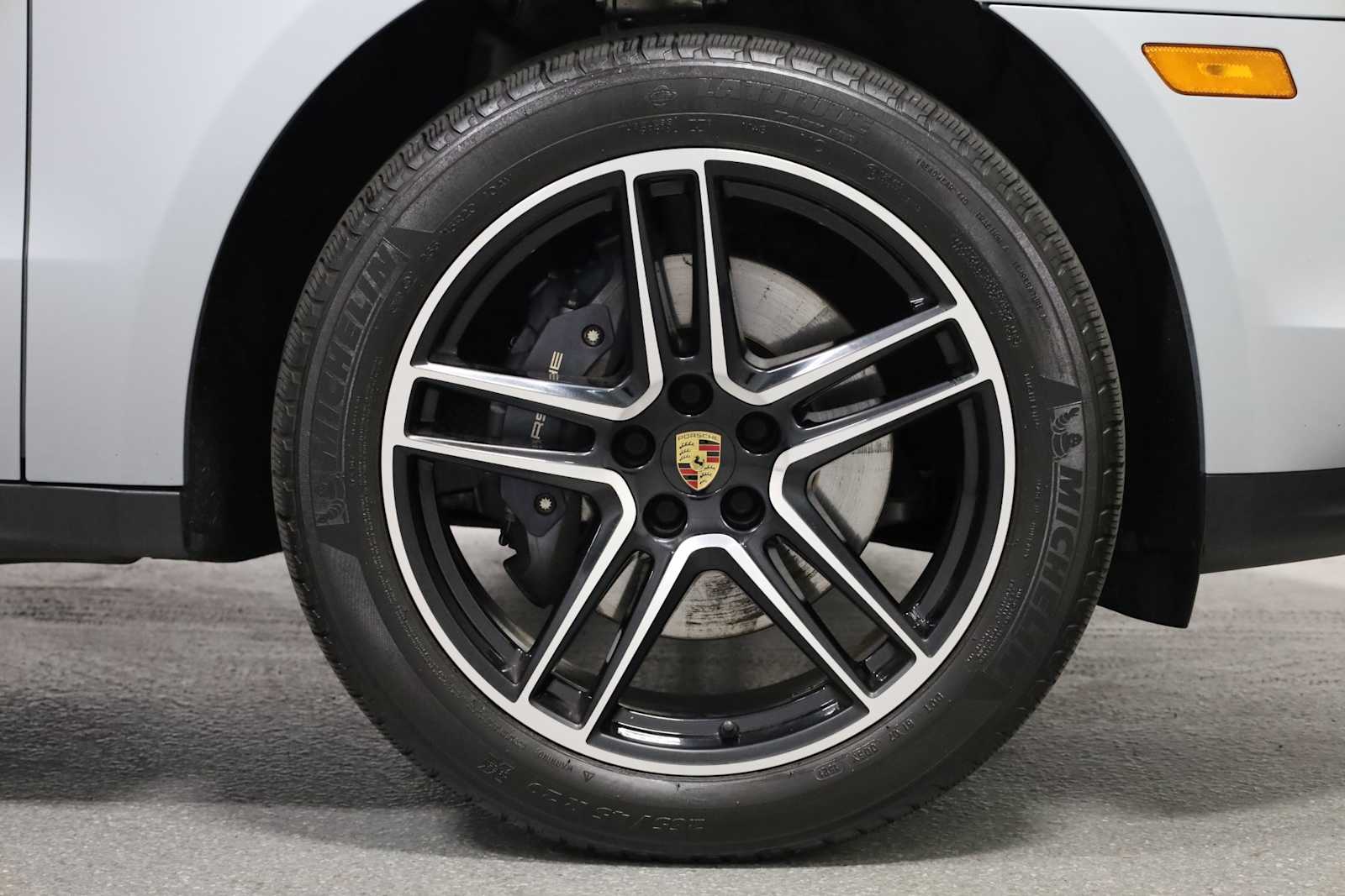 Thumbnail: 2021 Porsche Macan - 12