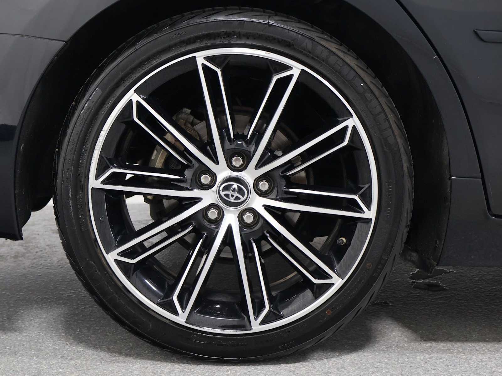 Thumbnail: 2019 Toyota Avalon - 35