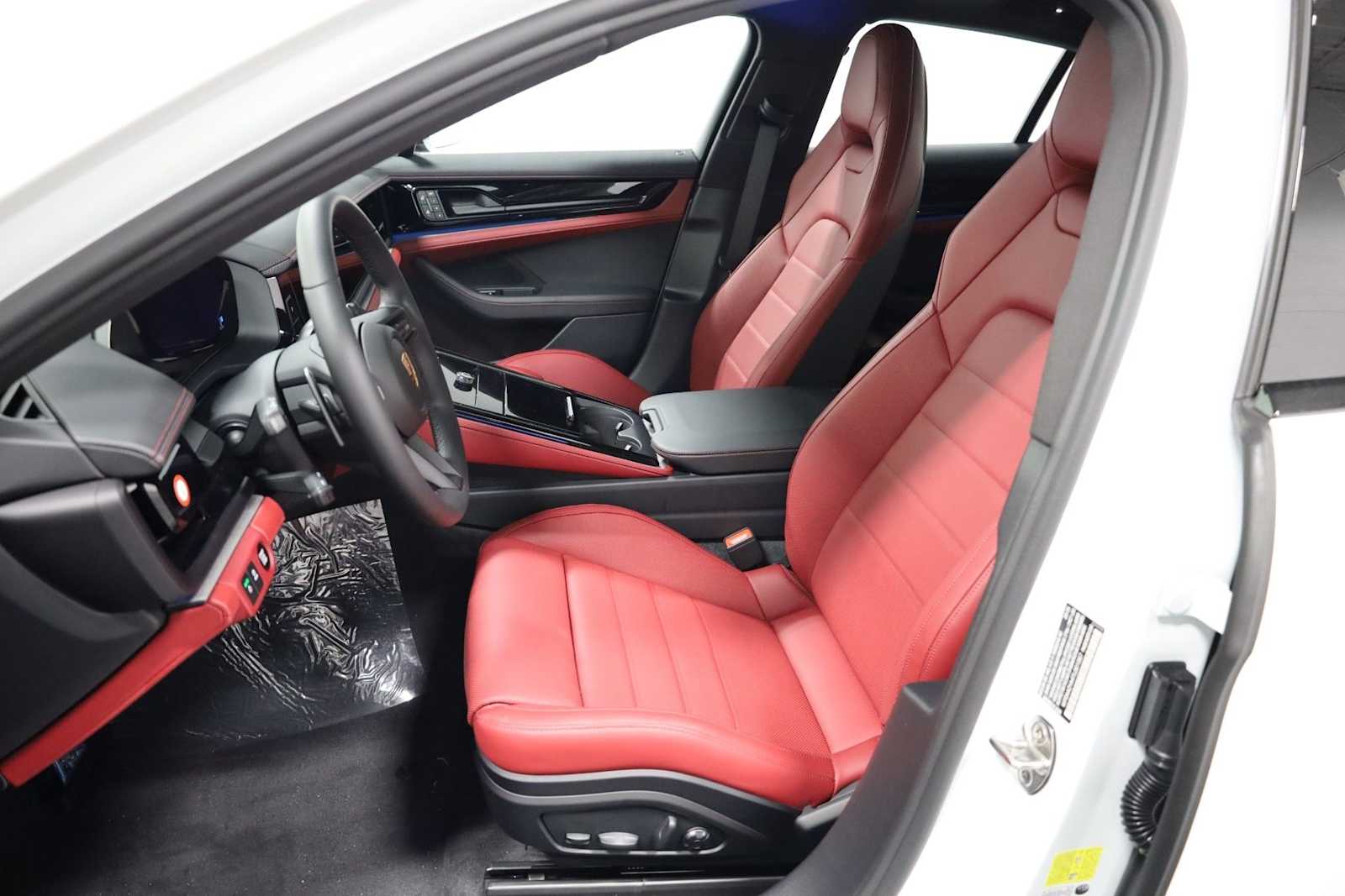 Thumbnail: 2026 Porsche Panamera - 5