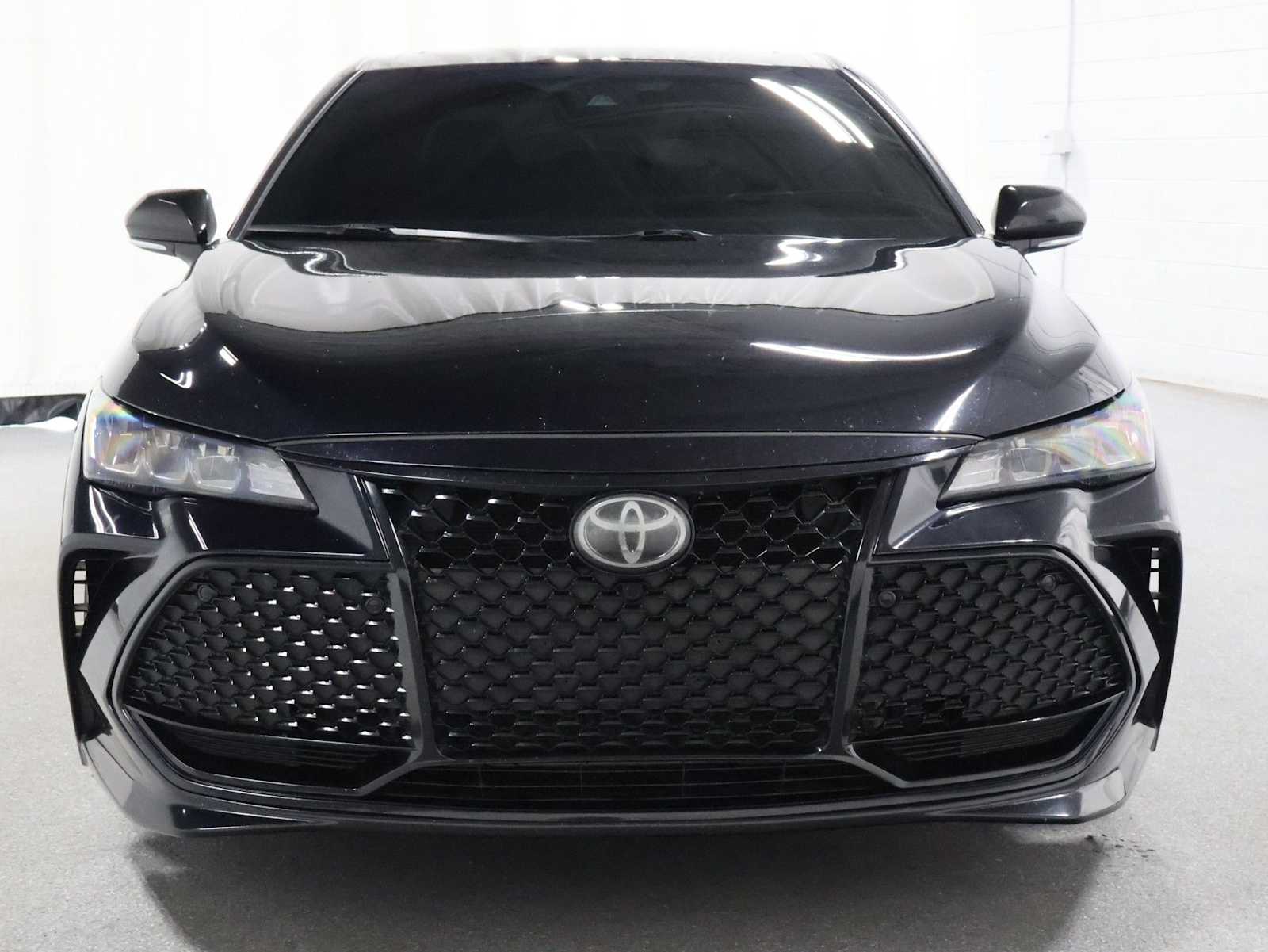 Thumbnail: 2019 Toyota Avalon - 14