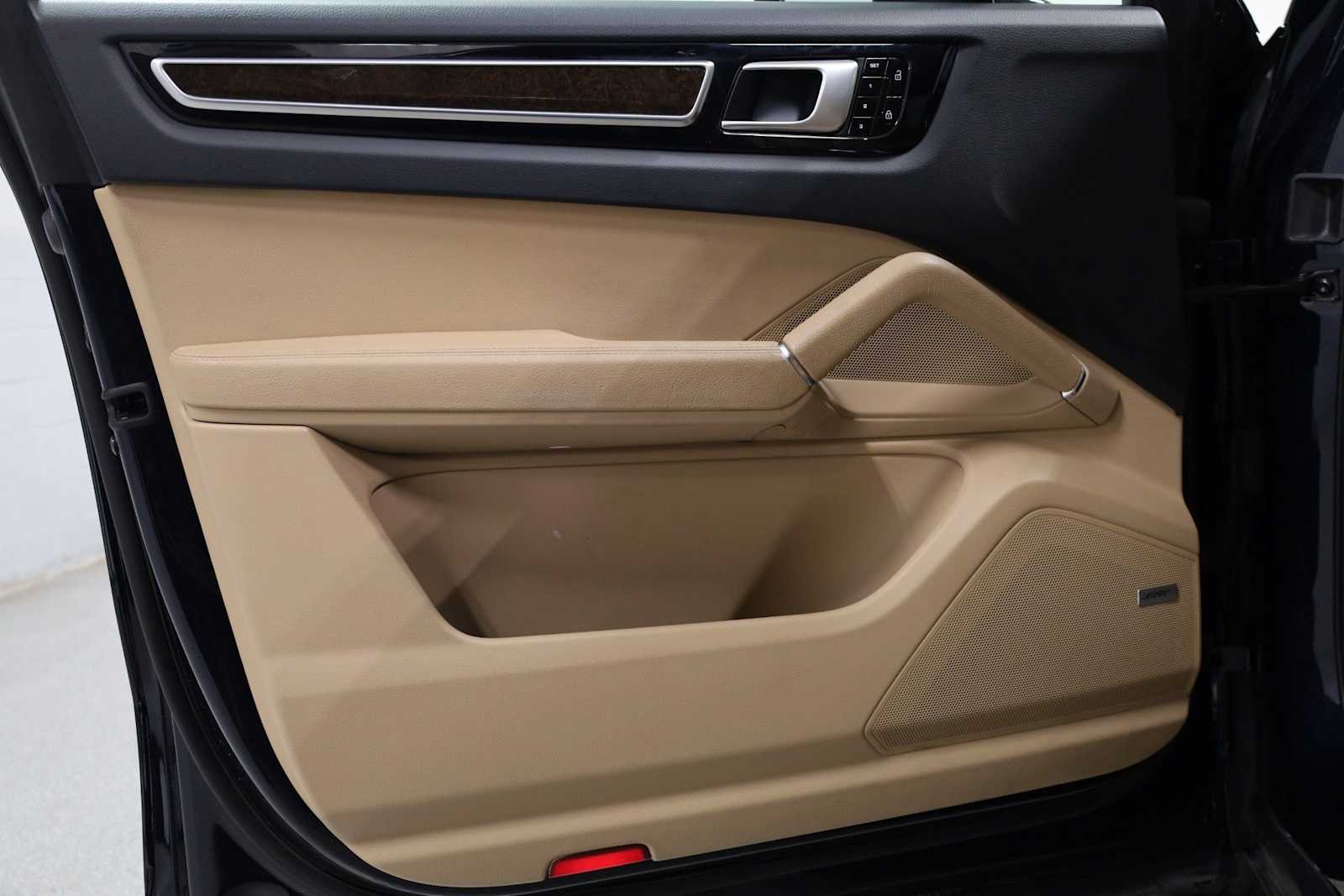 Thumbnail: 2019 Porsche Cayenne - 16