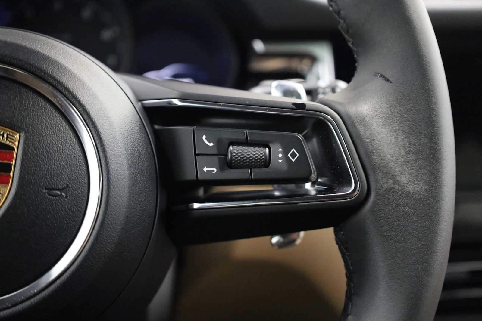 Thumbnail: 2026 Porsche Macan - 28