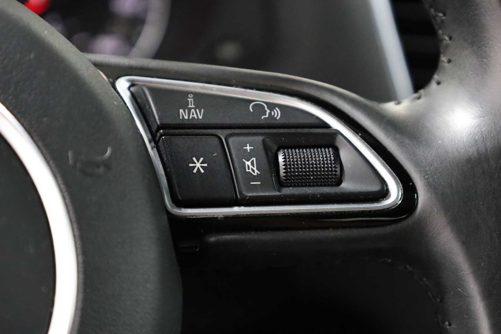 Thumbnail: 2016 Audi Q3 - 26