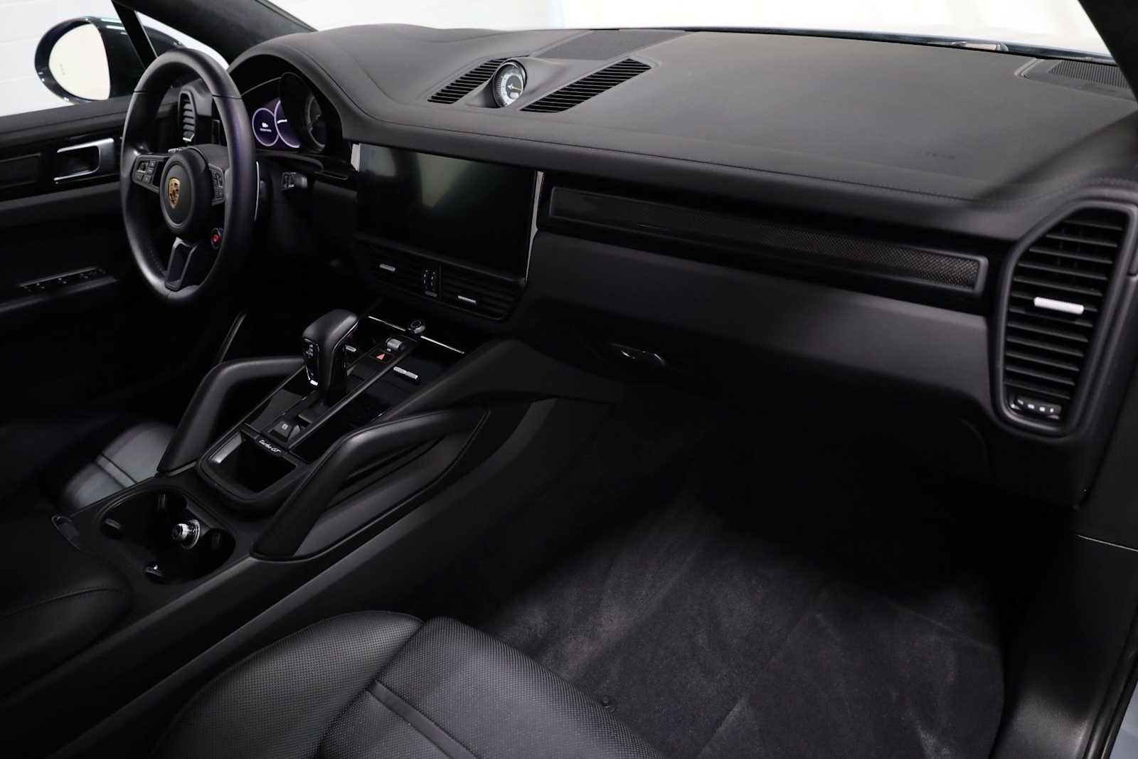 Thumbnail: 2022 Porsche  - 6