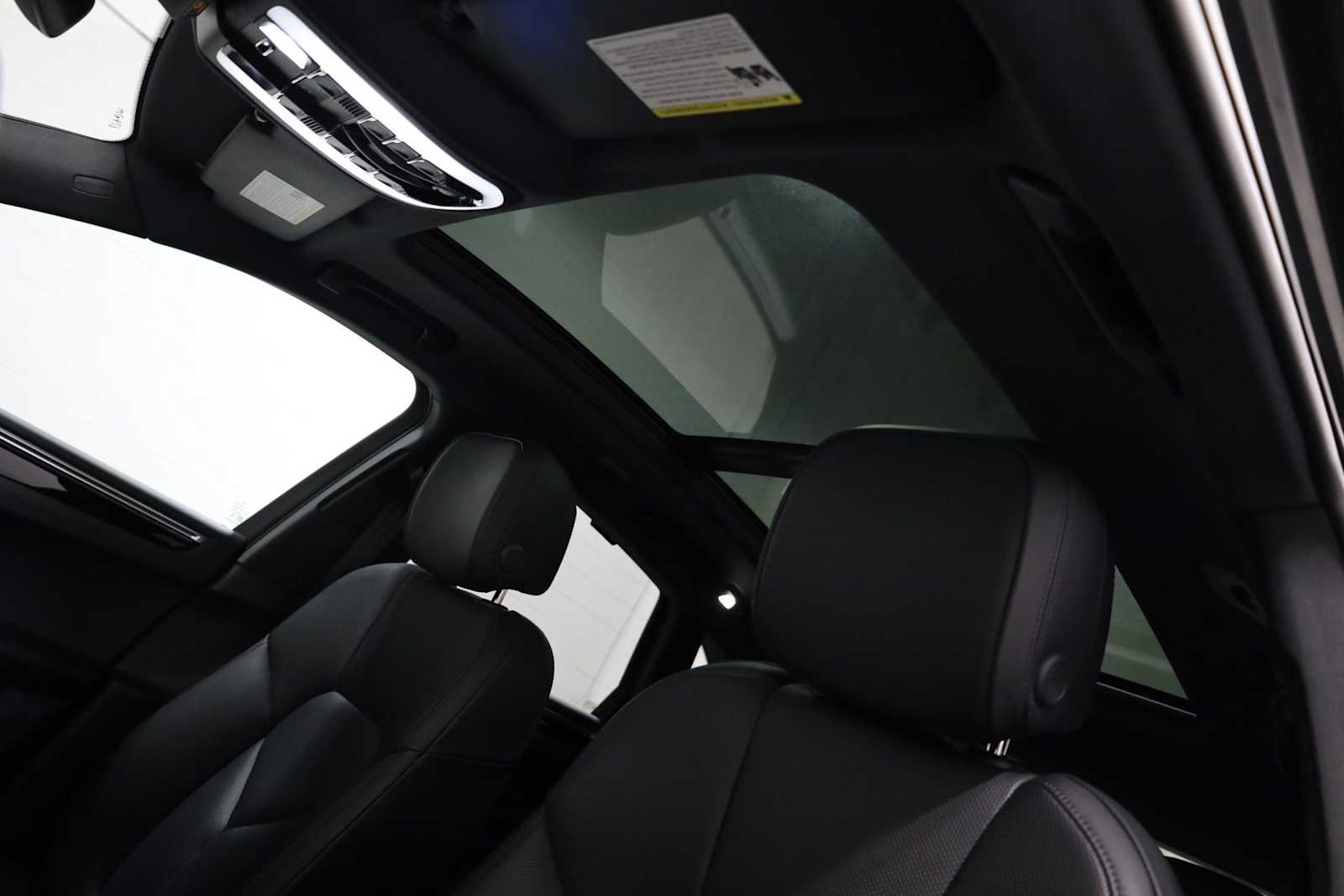 Thumbnail: 2024 Porsche Macan - 20