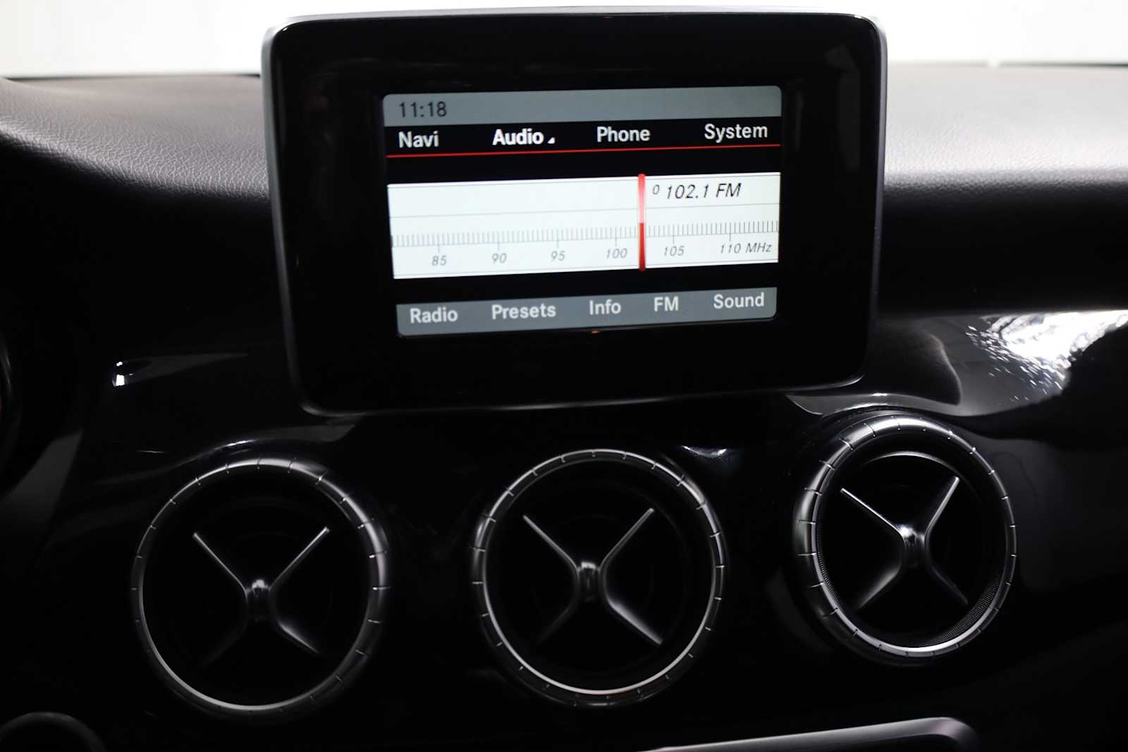 Thumbnail: 2014 Mercedes-Benz CLA - 37