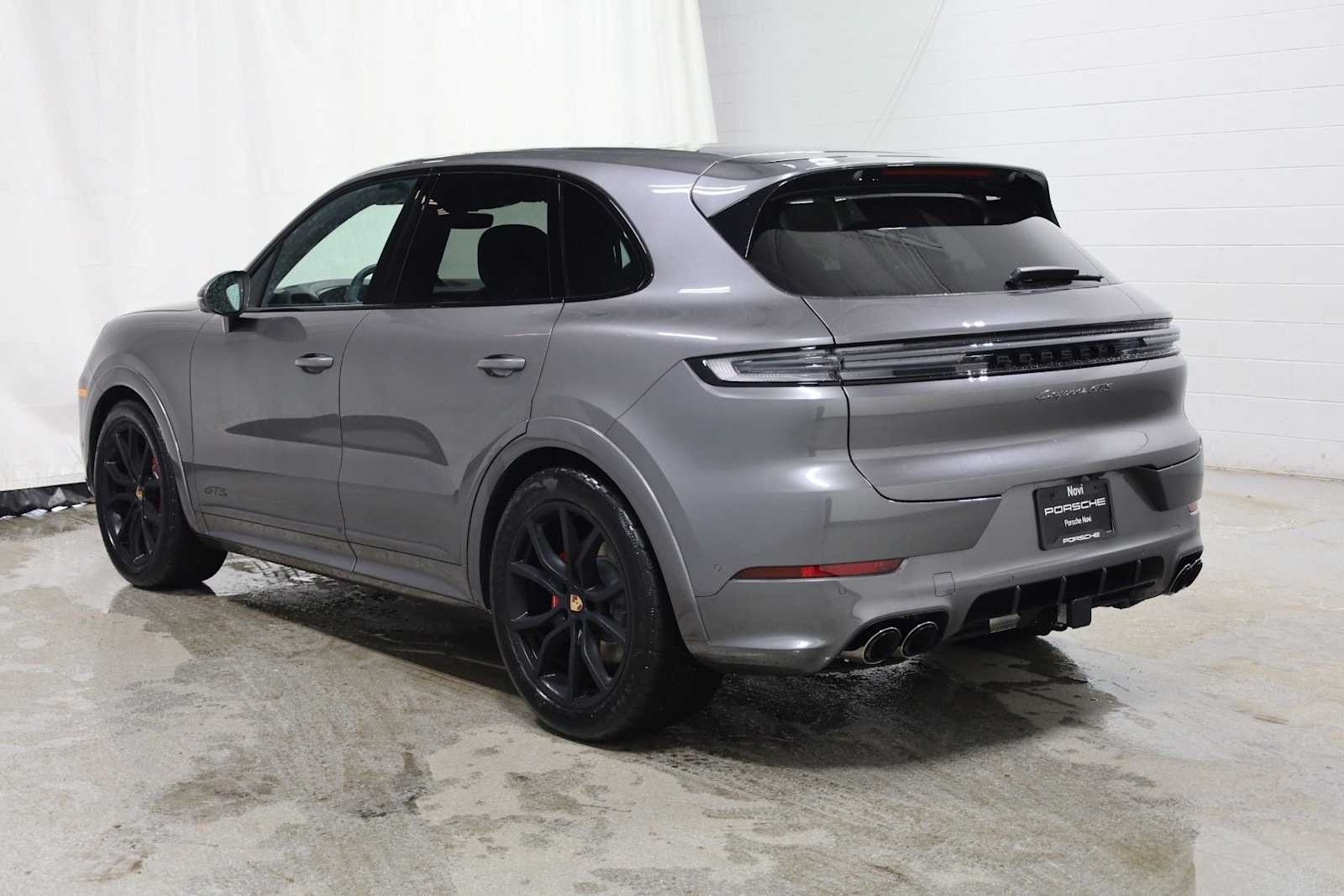 Thumbnail: 2026 Porsche Cayenne - 3