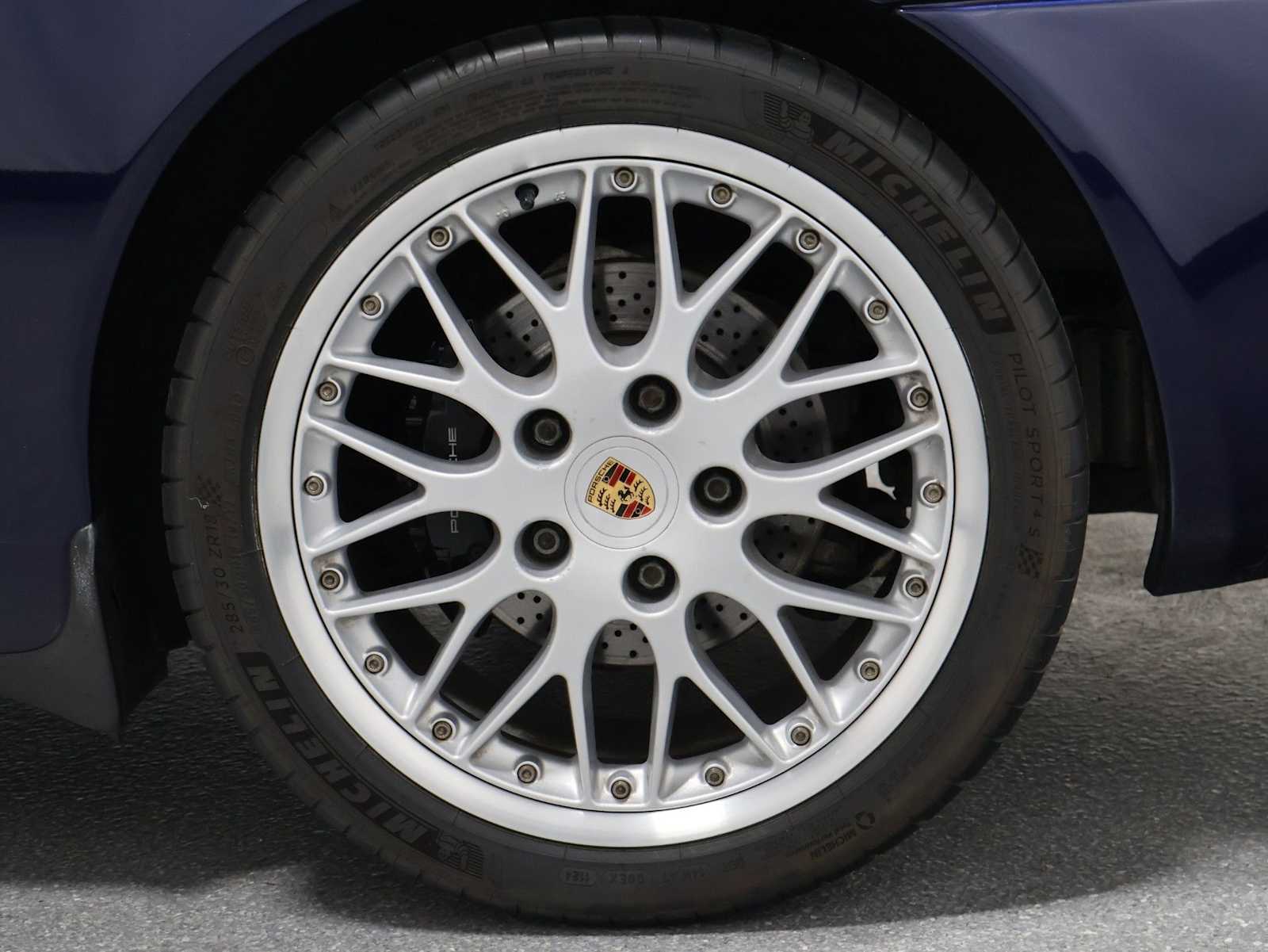 Thumbnail: 2002 Porsche 911 - 34
