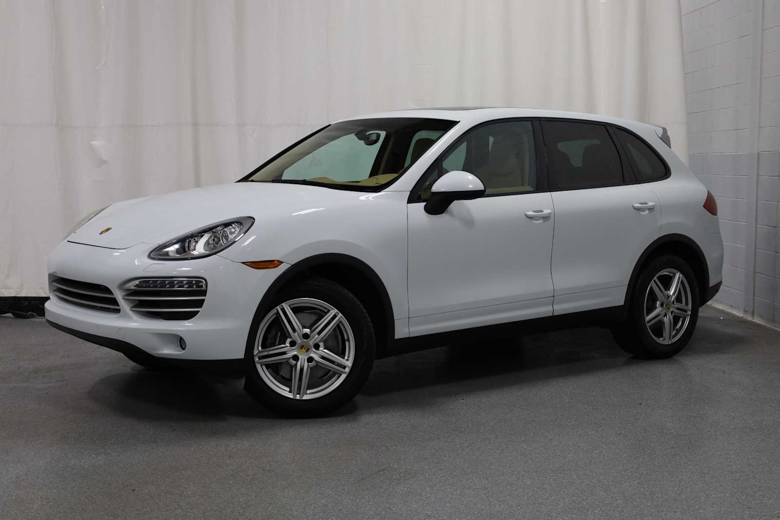 Thumbnail: 2014 Porsche Cayenne - 1