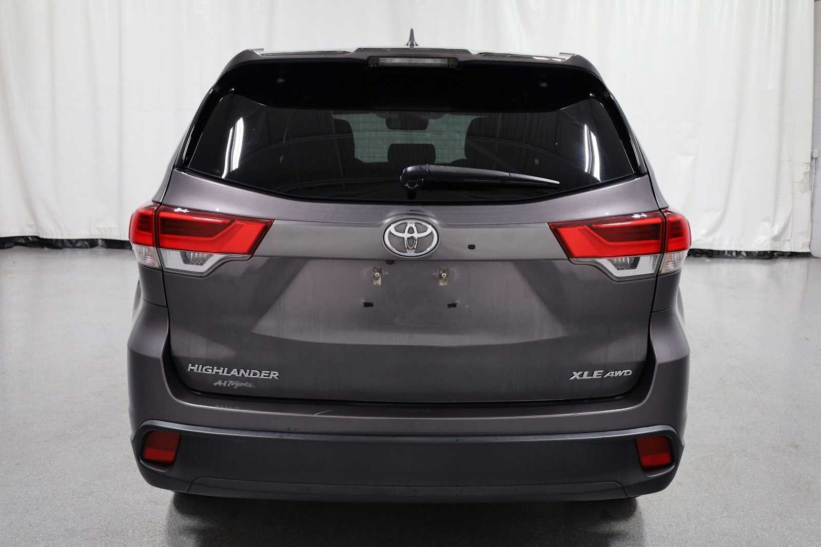 Thumbnail: 2019 Toyota Highlander - 7