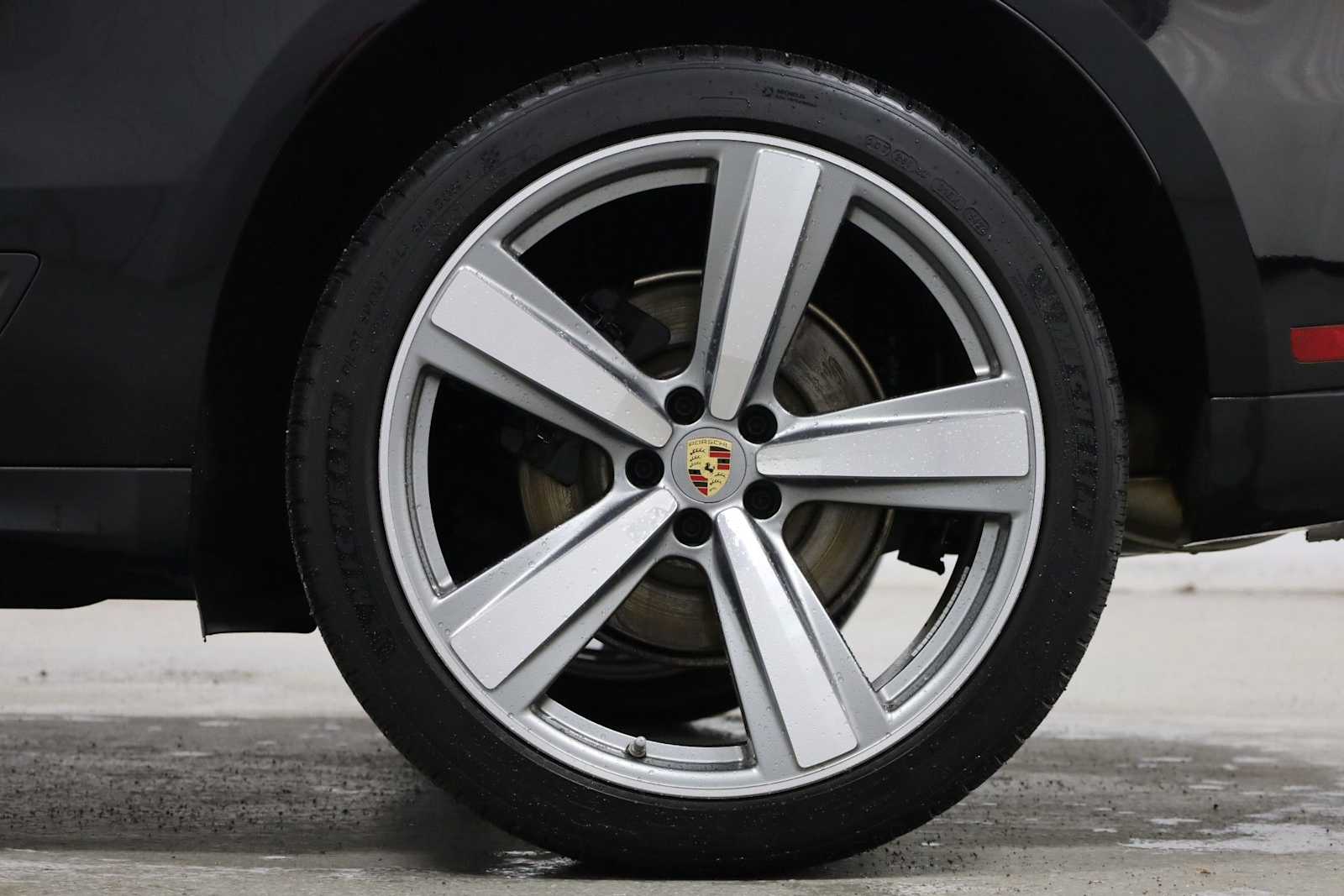 Thumbnail: 2024 Porsche Macan - 39